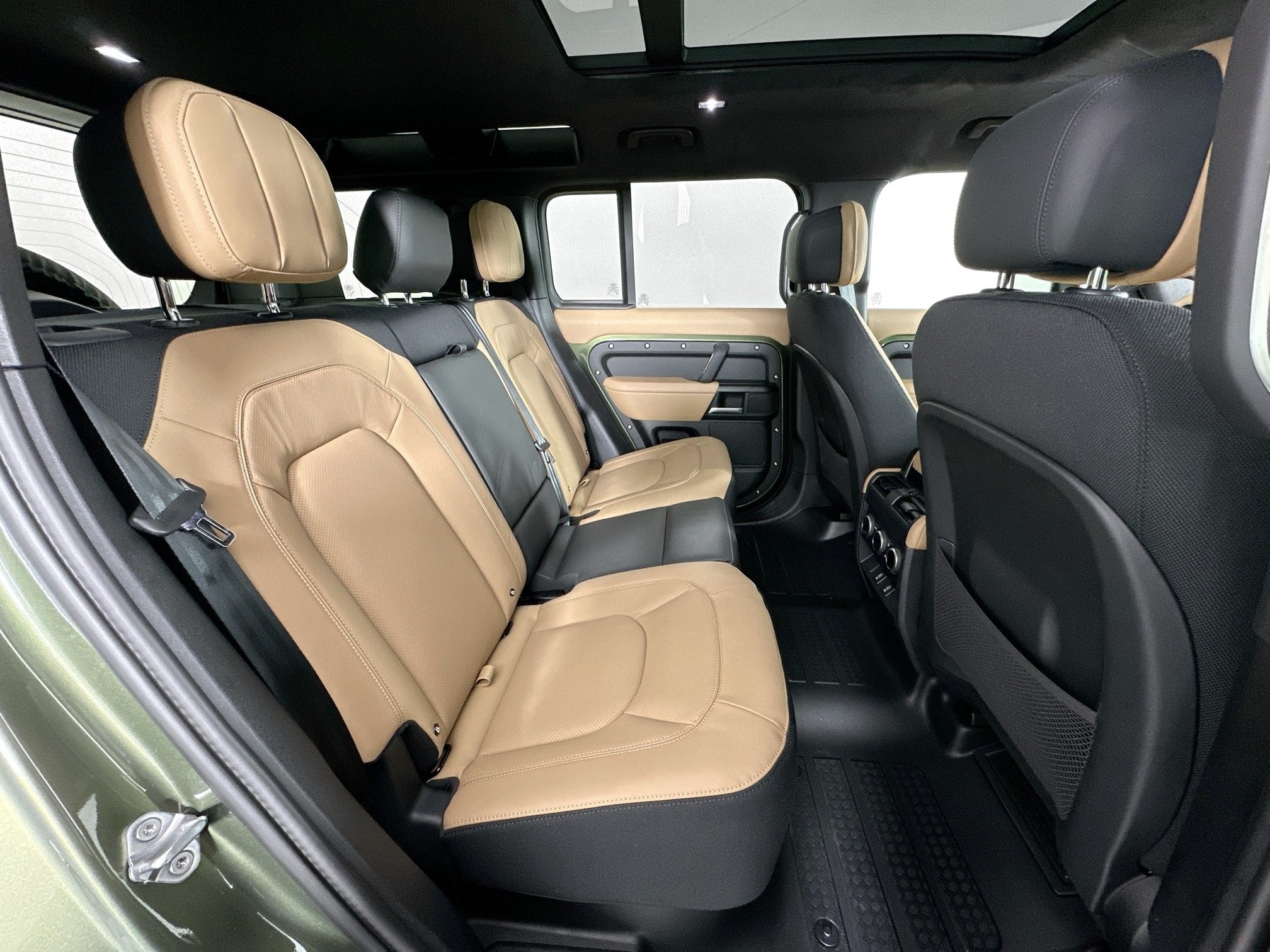 2026 Land Rover Defender 110 Base