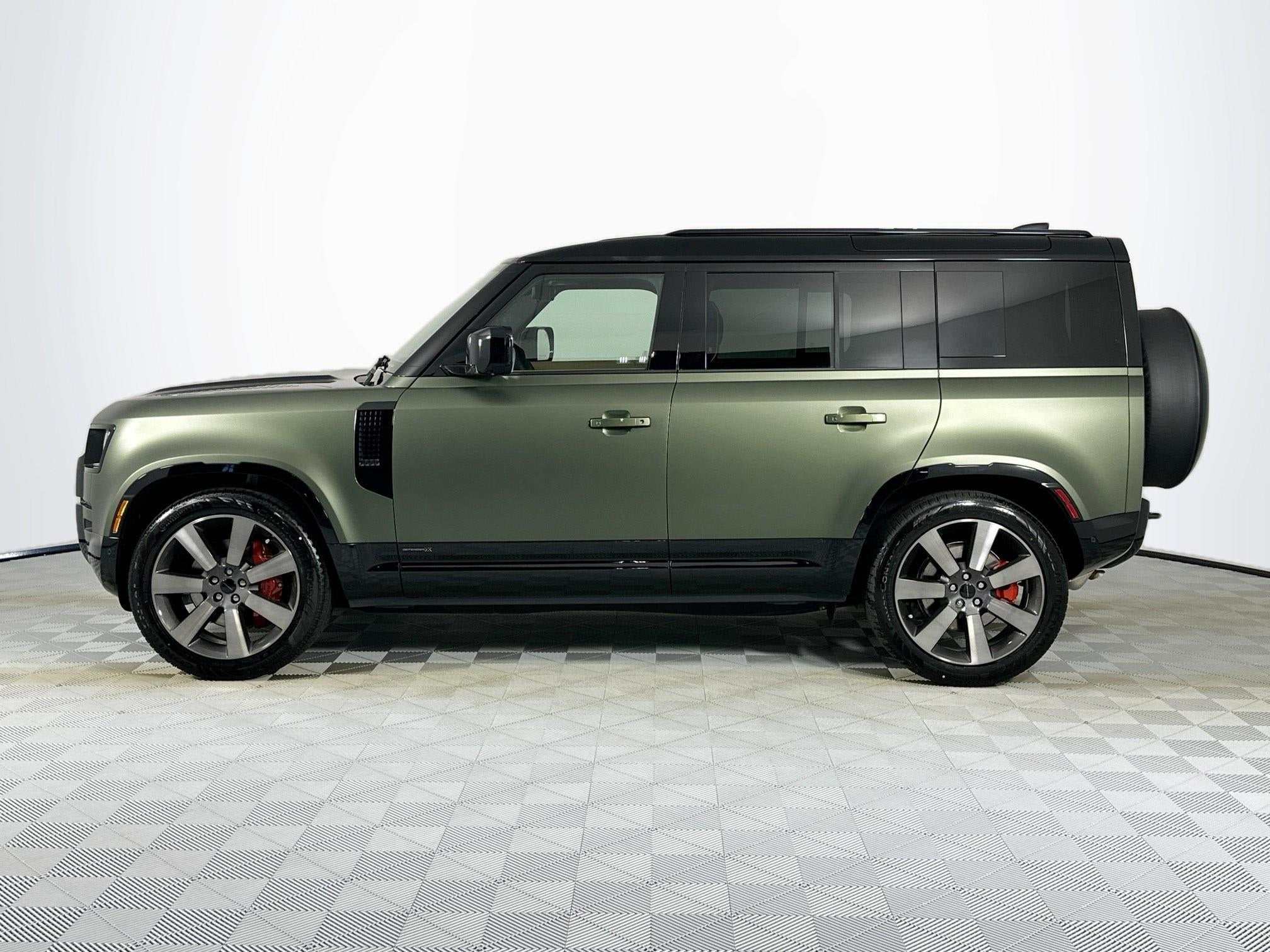 2026 Land Rover Defender 110 Base