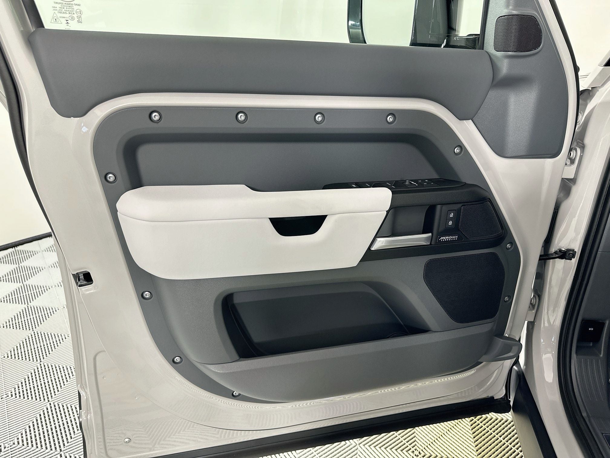 2026 Land Rover Defender 110 Base