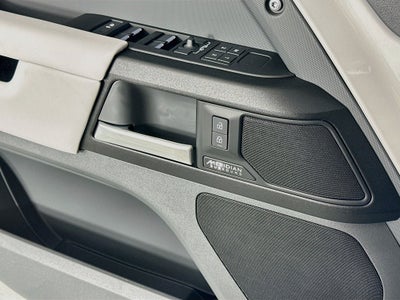 2026 Land Rover Defender 110 Base