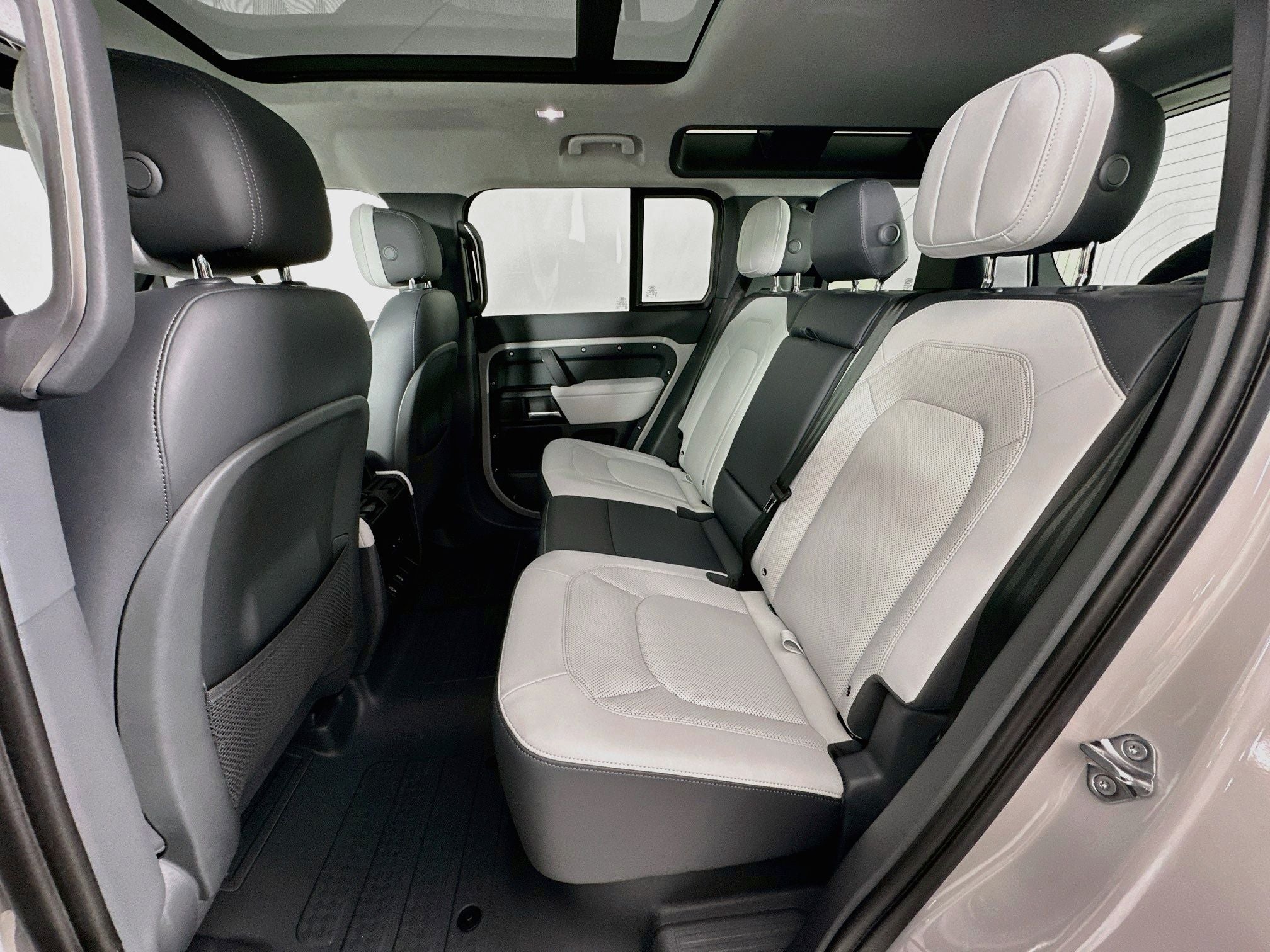 2026 Land Rover Defender 110 Base