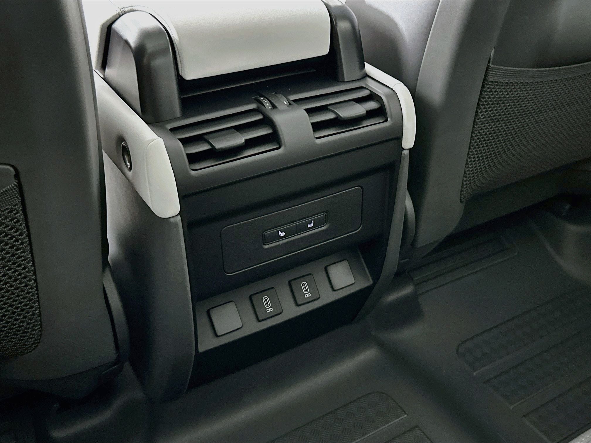2026 Land Rover Defender 110 Base