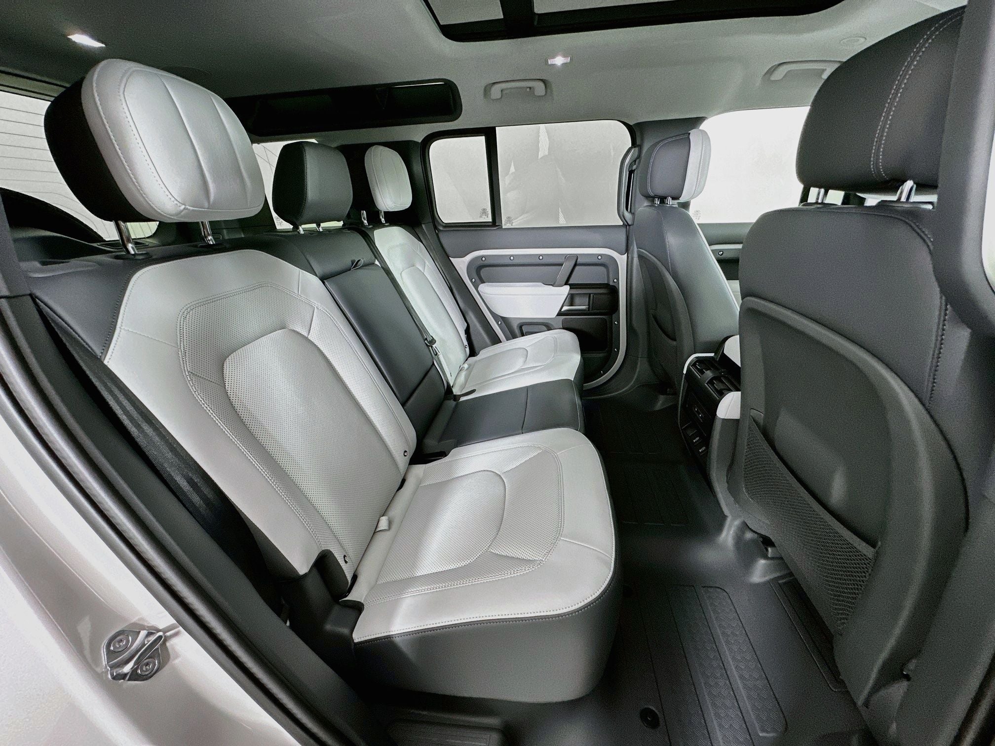 2026 Land Rover Defender 110 Base
