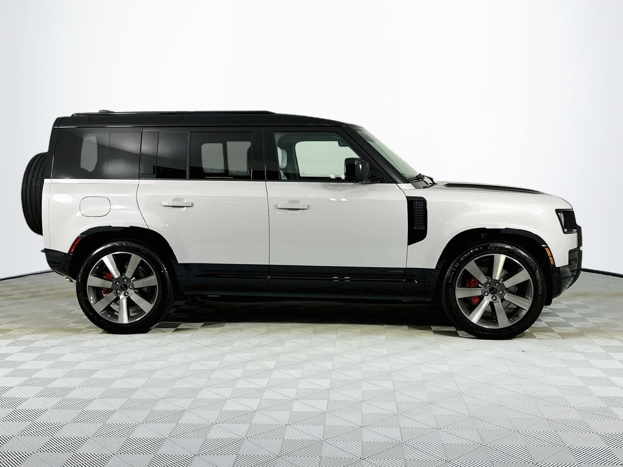2026 Land Rover Defender 110 Base