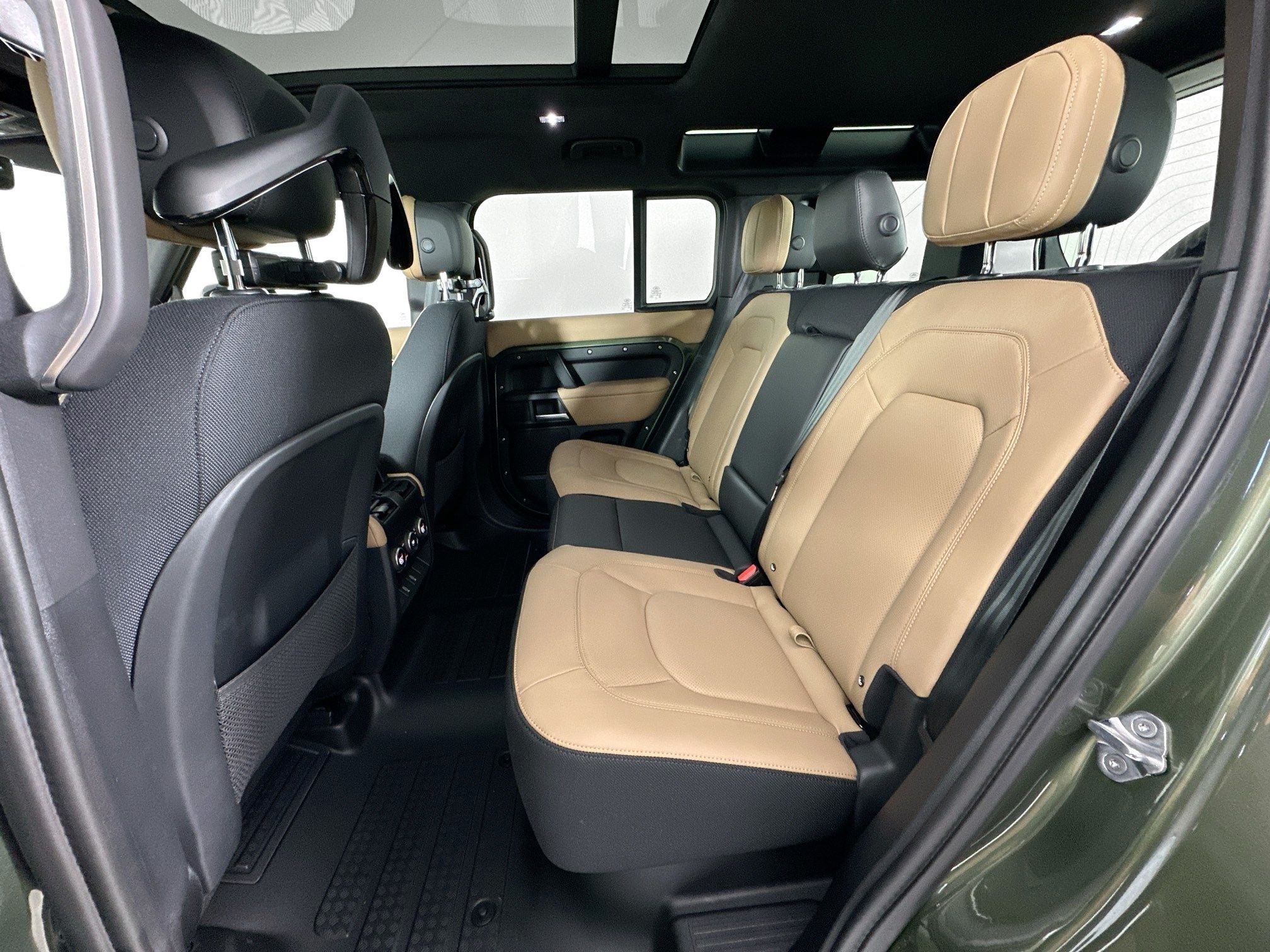 2026 Land Rover Defender 110 Base