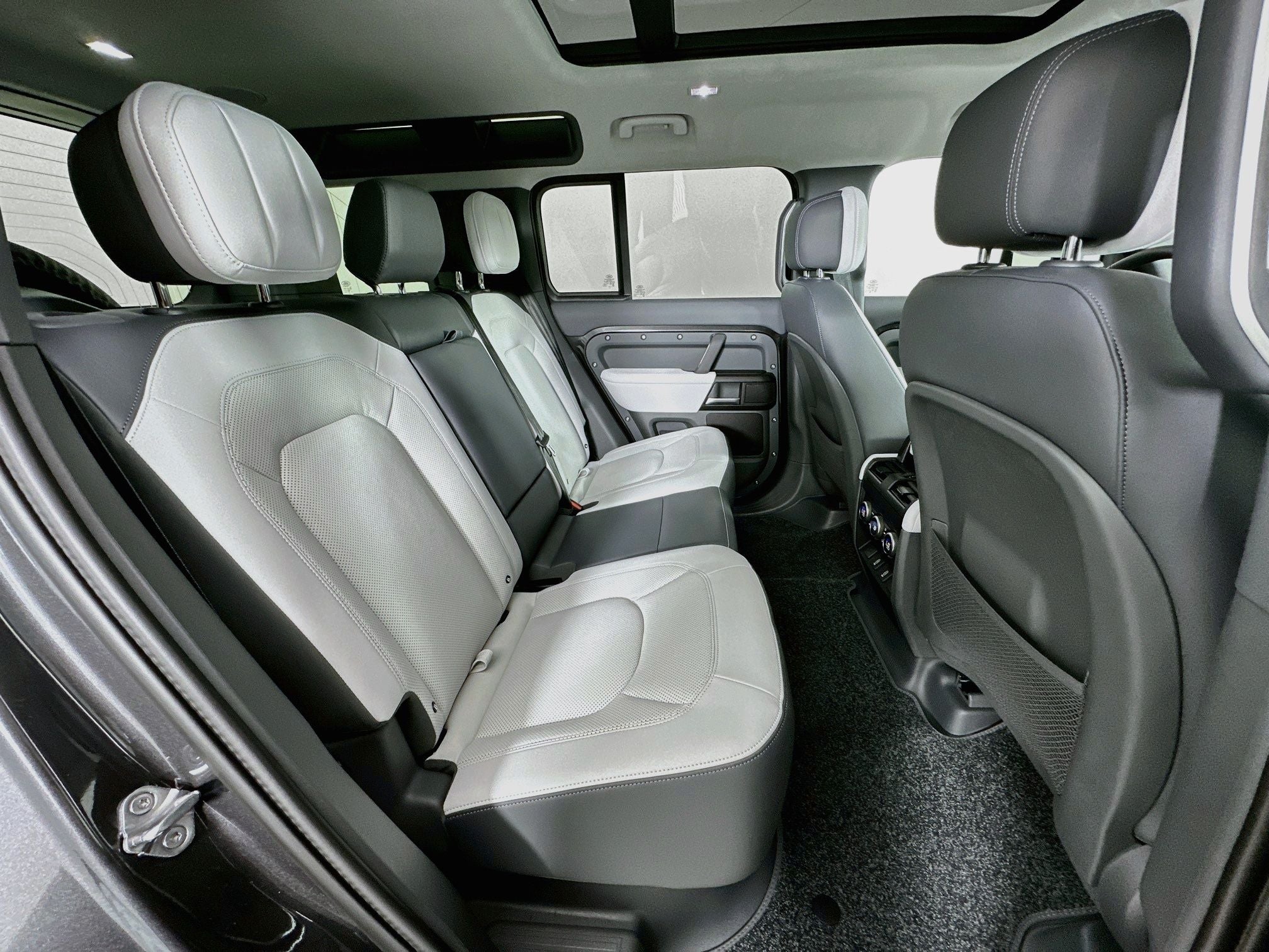 2026 Land Rover Defender 110 Base