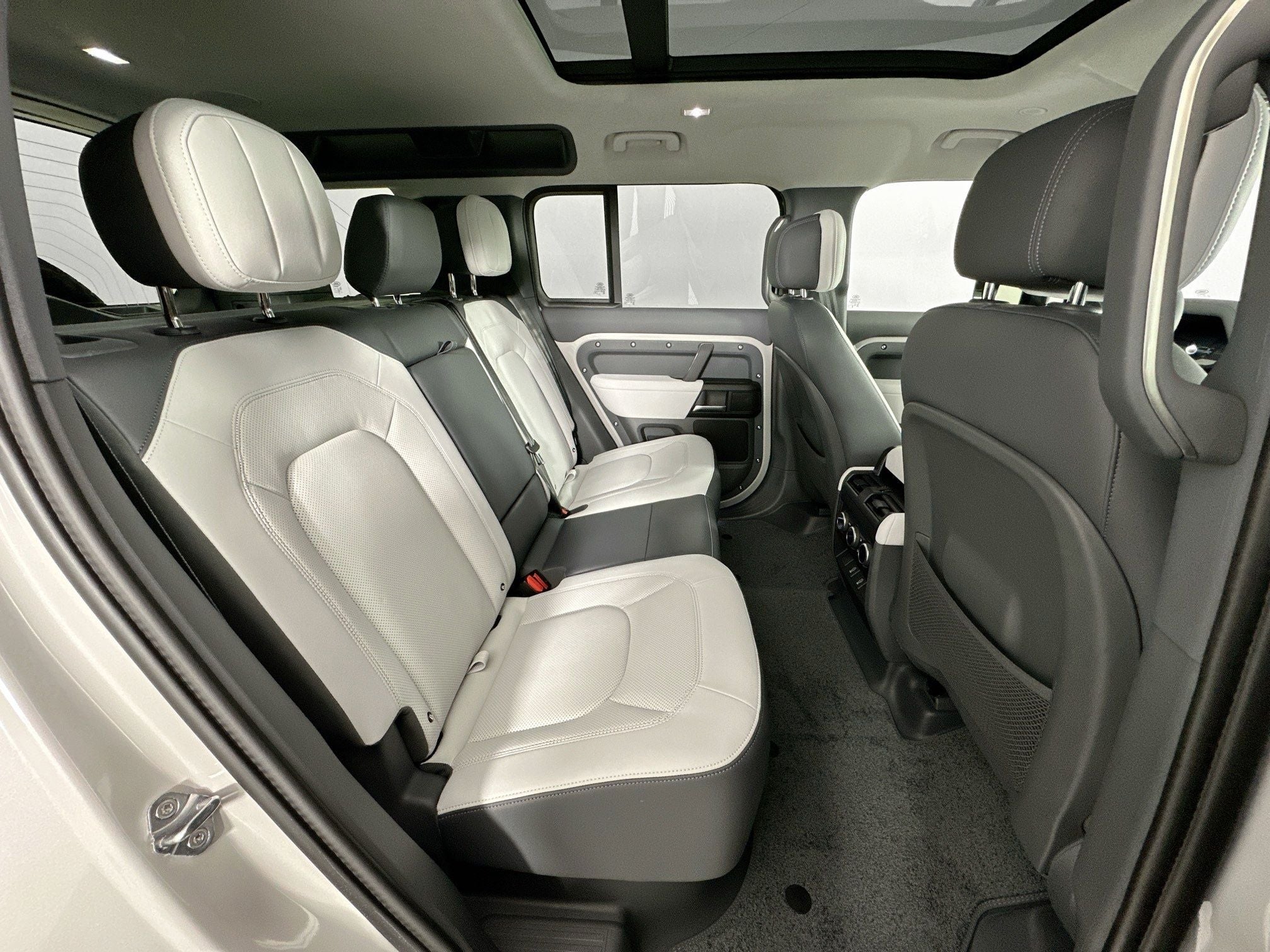 2026 Land Rover Defender 110 Base