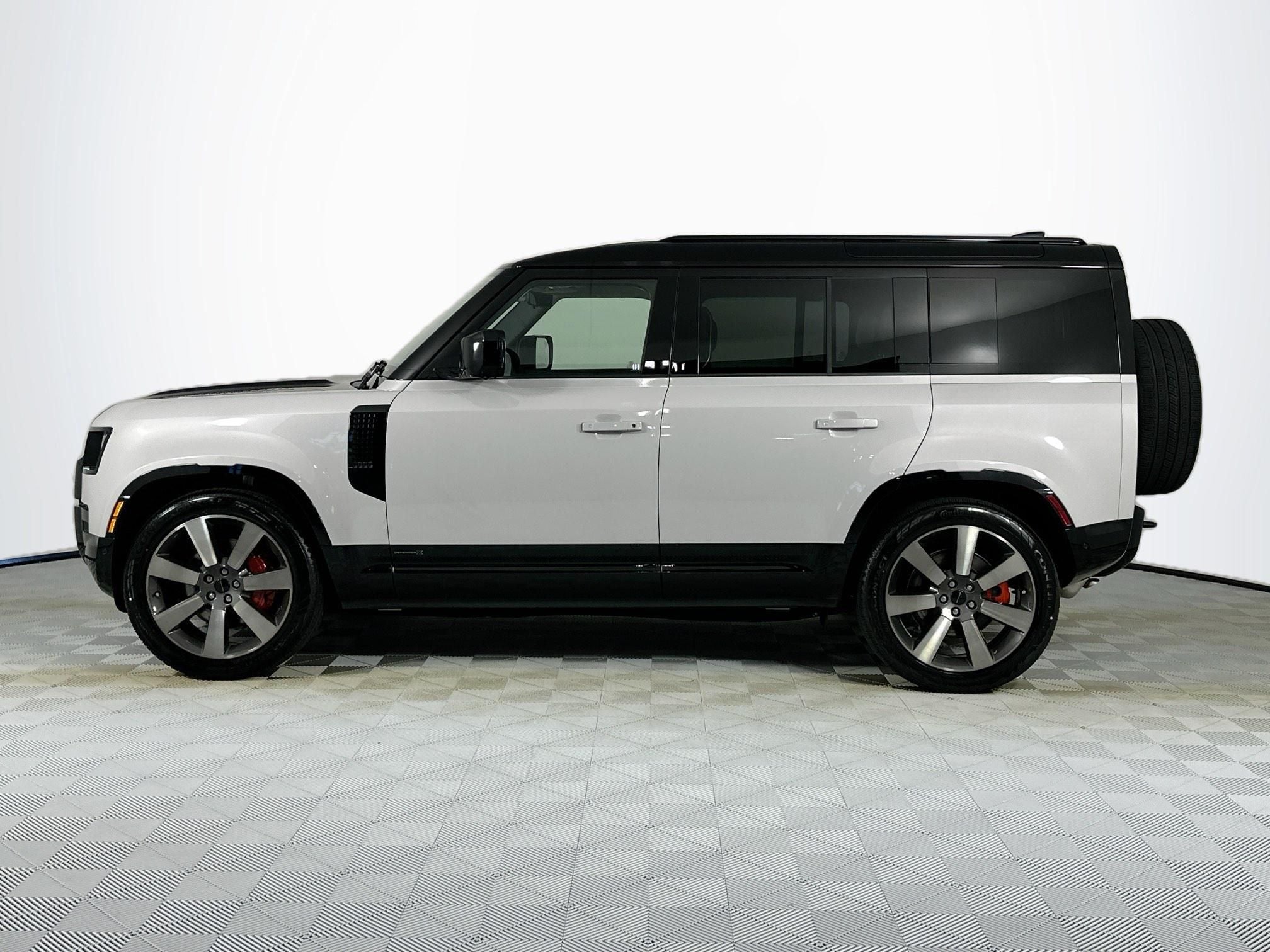 2026 Land Rover Defender 110 Base