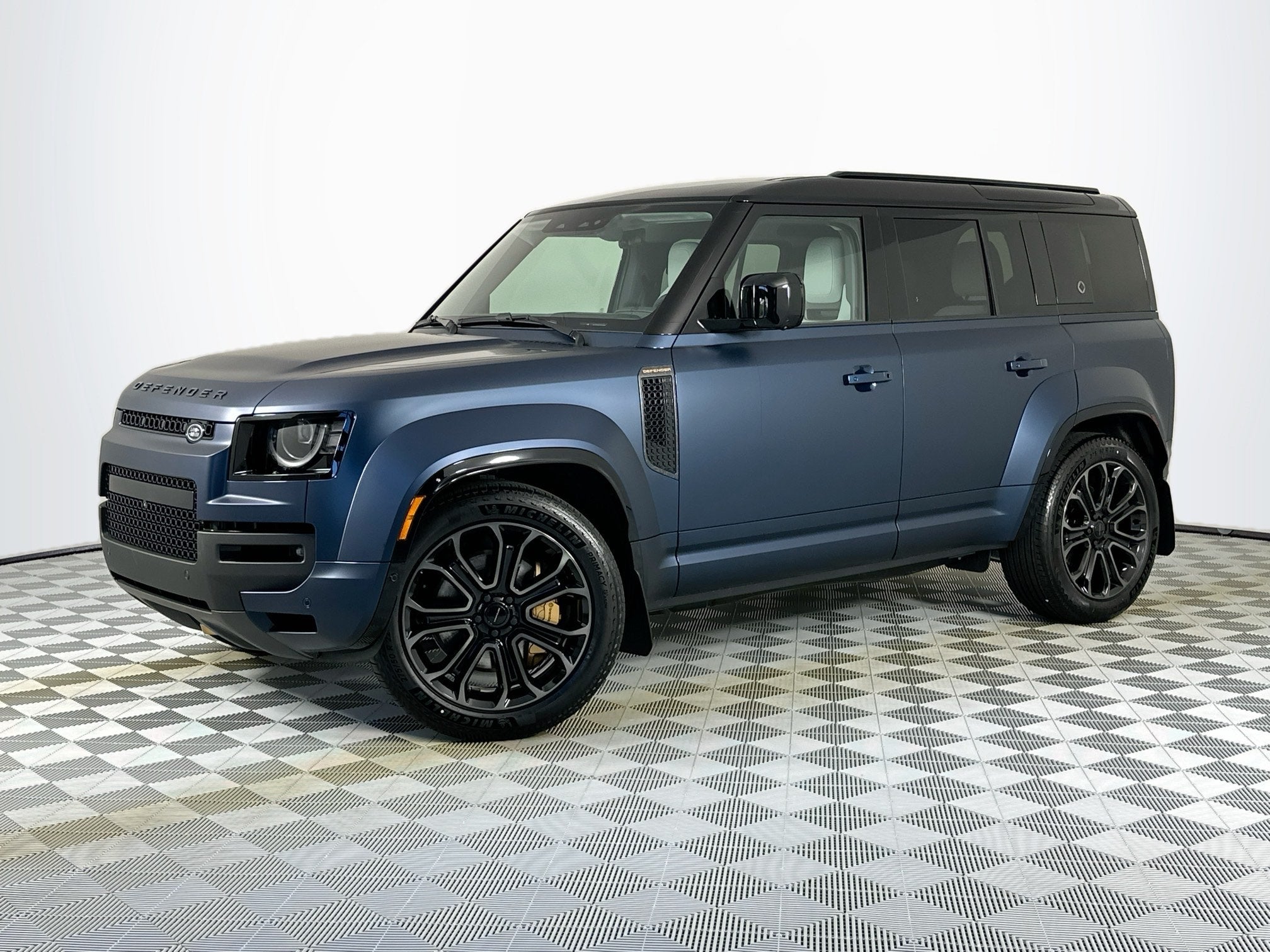 2026 Land Rover Defender 110 OCTA