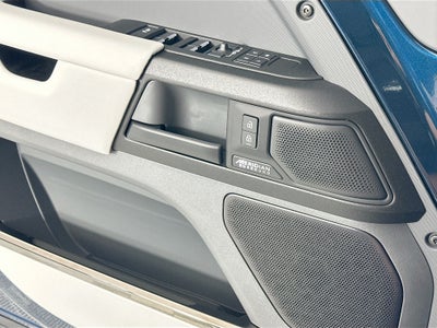 2026 Land Rover Defender 110 OCTA