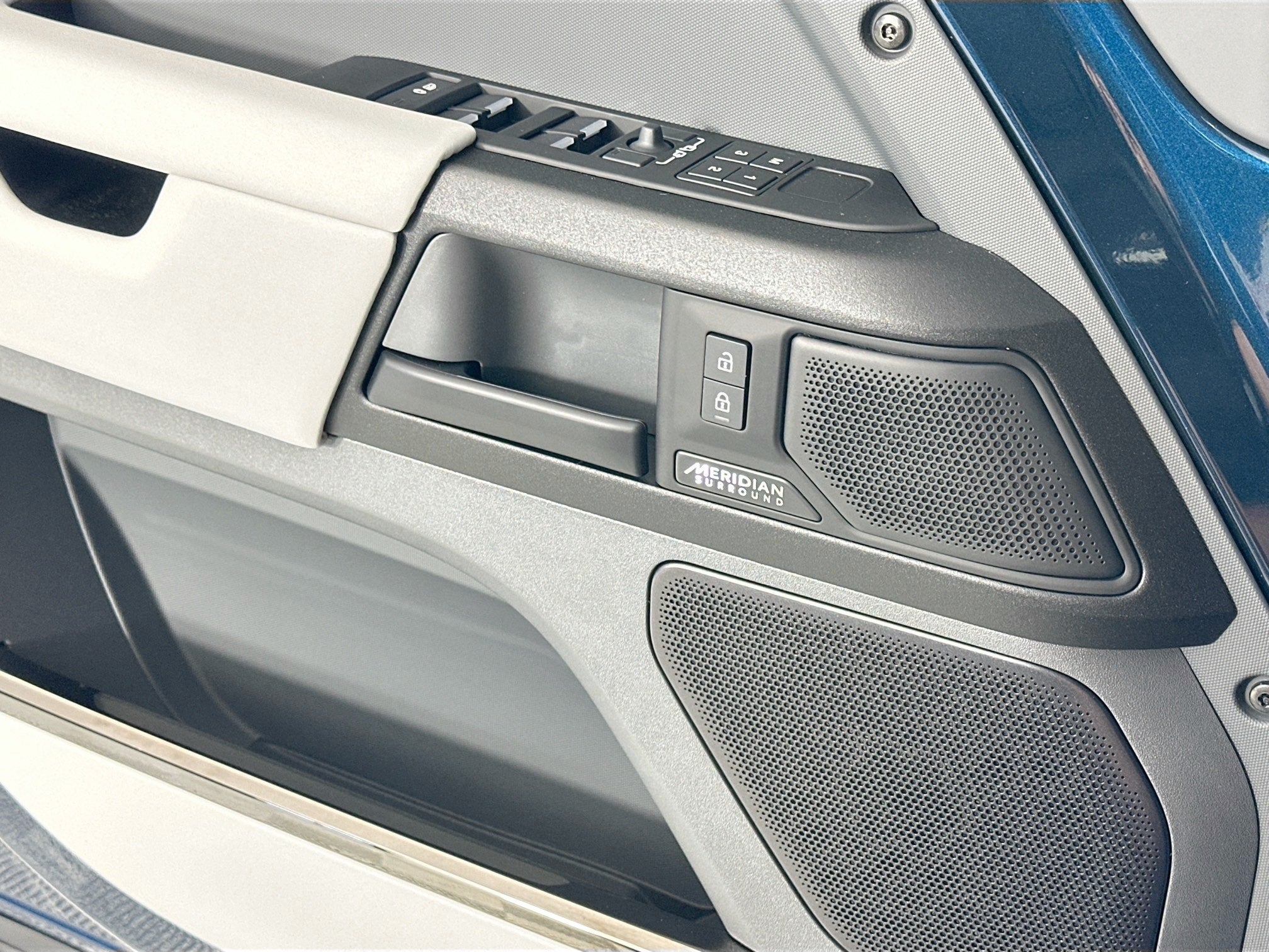 2026 Land Rover Defender 110 OCTA