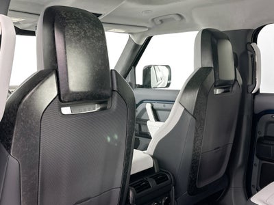 2026 Land Rover Defender 110 OCTA