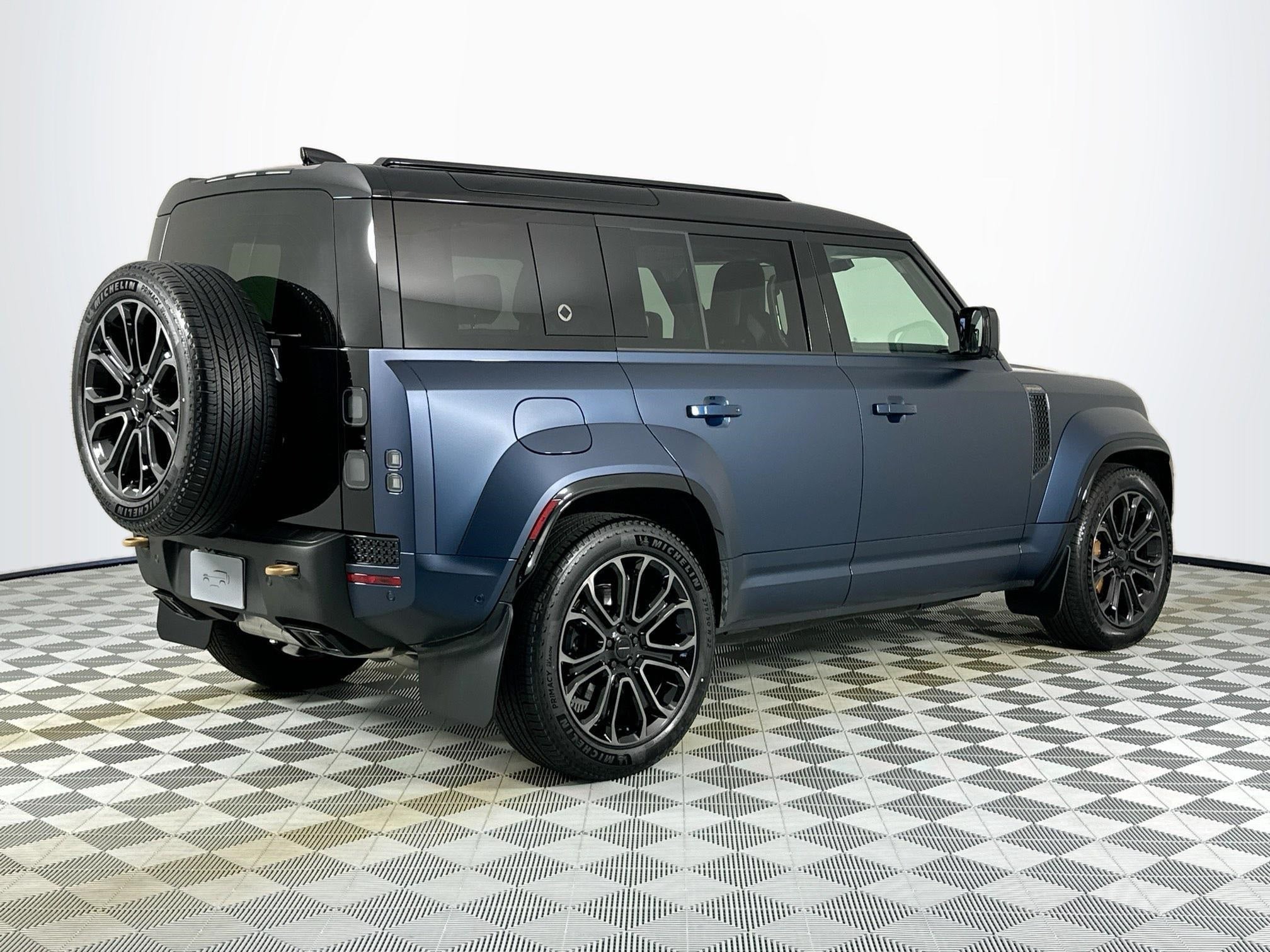 2026 Land Rover Defender 110 OCTA