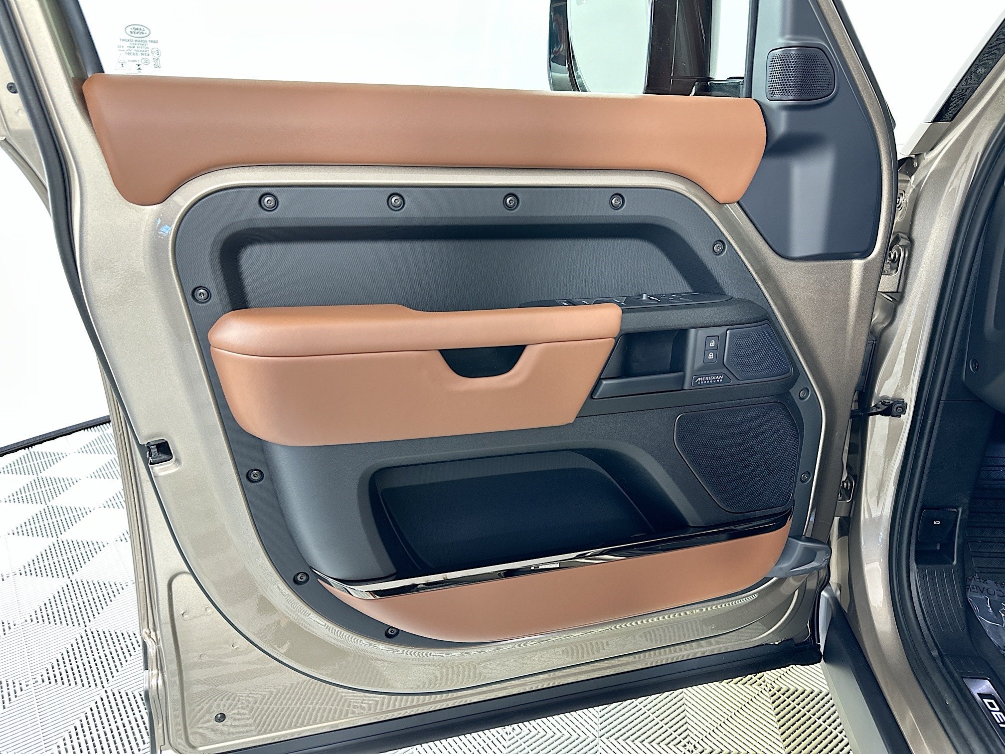 2026 Land Rover Defender 110 V8