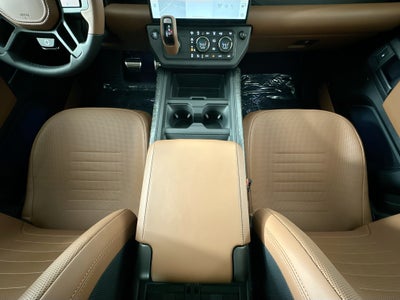 2026 Land Rover Defender 110 V8