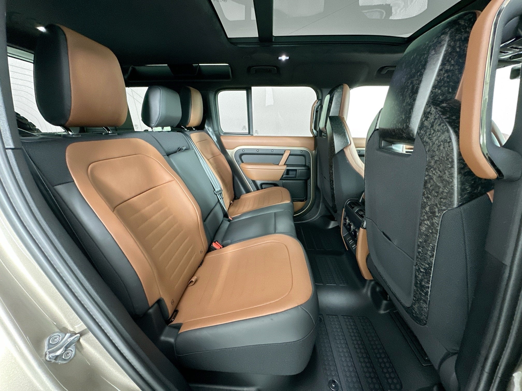 2026 Land Rover Defender 110 V8