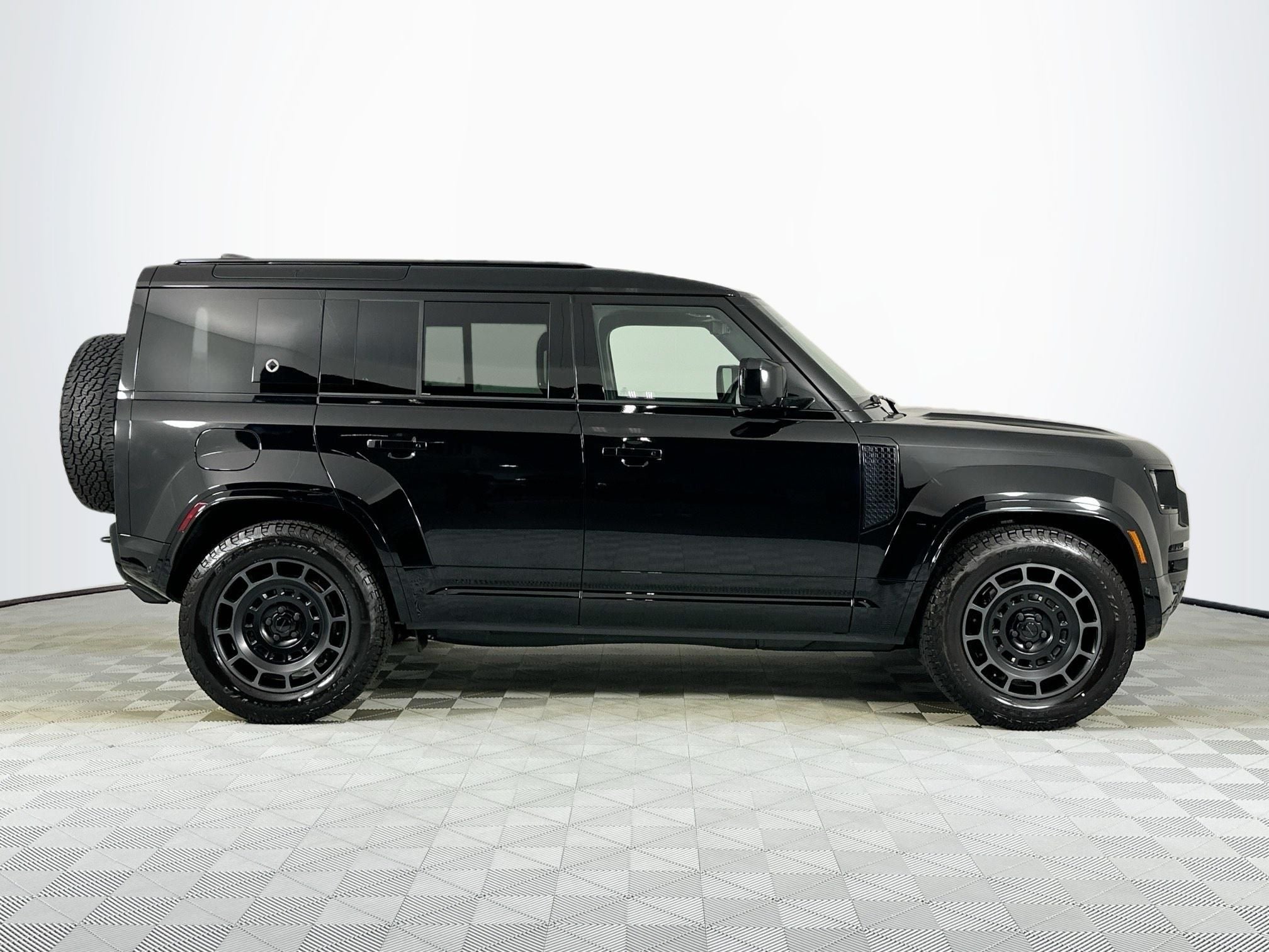 2026 Land Rover Defender 110 Base