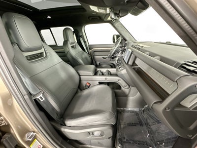 2025 Land Rover Defender 110 OCTA