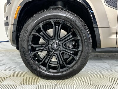 2025 Land Rover Defender 110 OCTA