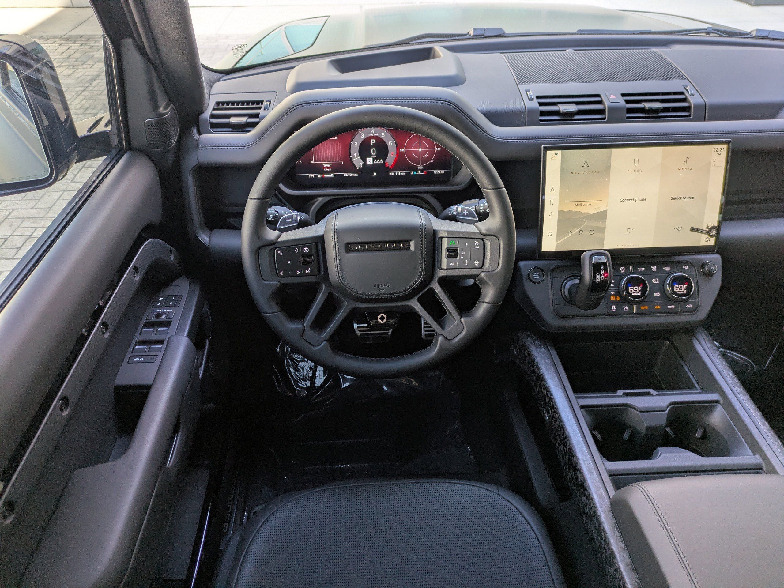 2026 Land Rover Defender 110 V8