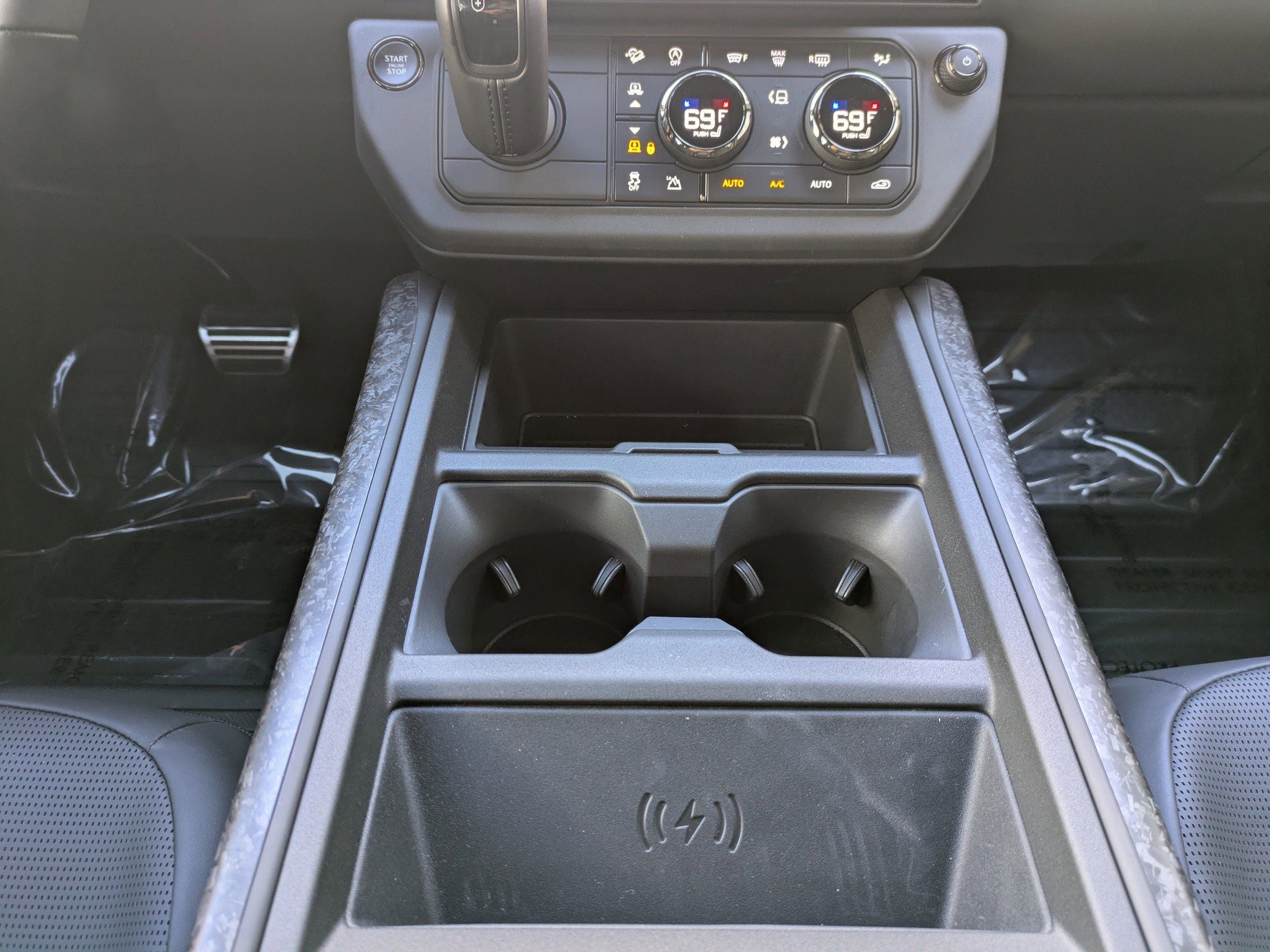 2026 Land Rover Defender 110 V8