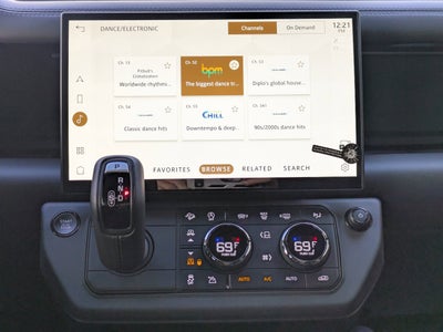 2026 Land Rover Defender 110 V8