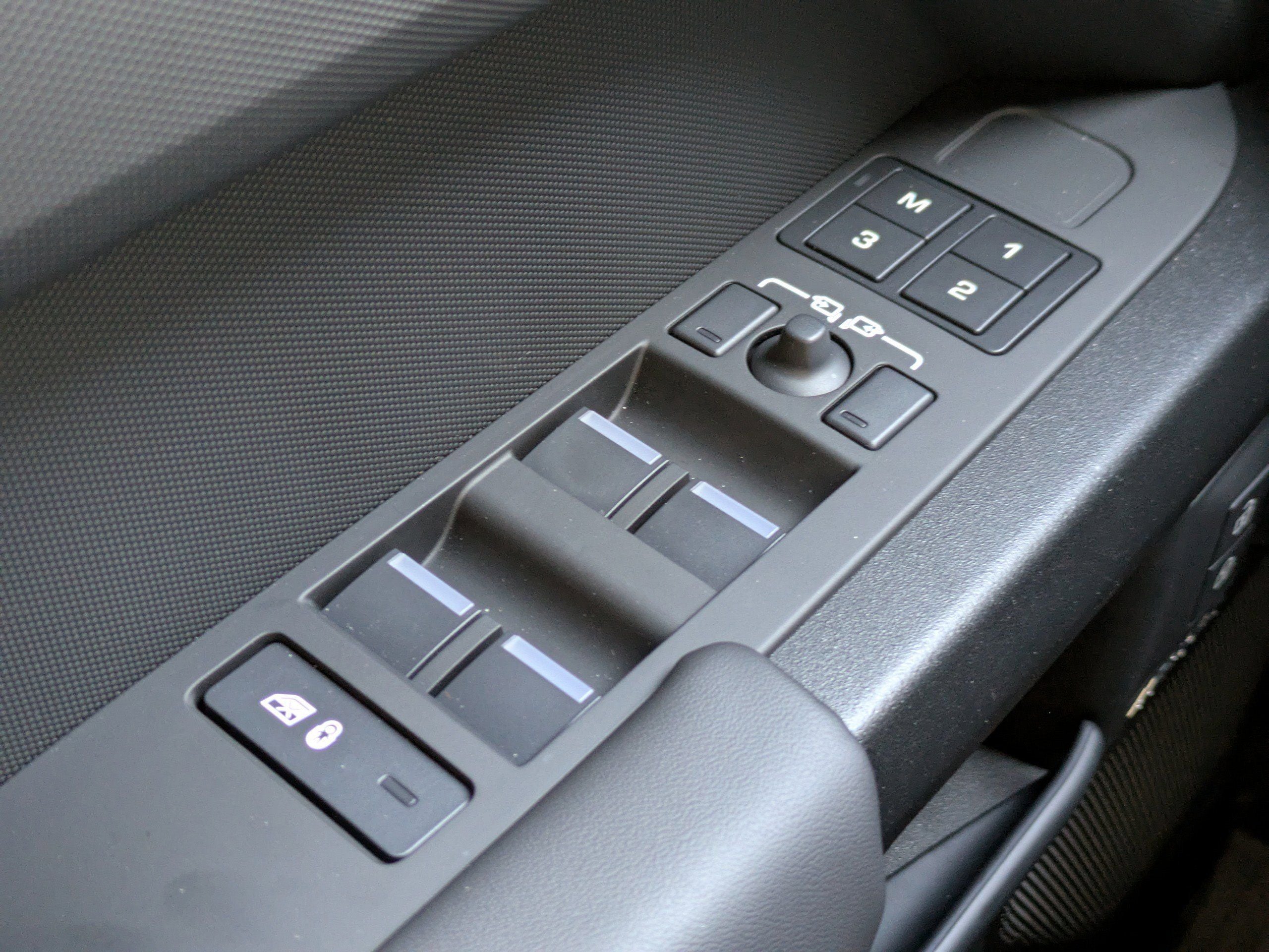 2026 Land Rover Defender 110 V8