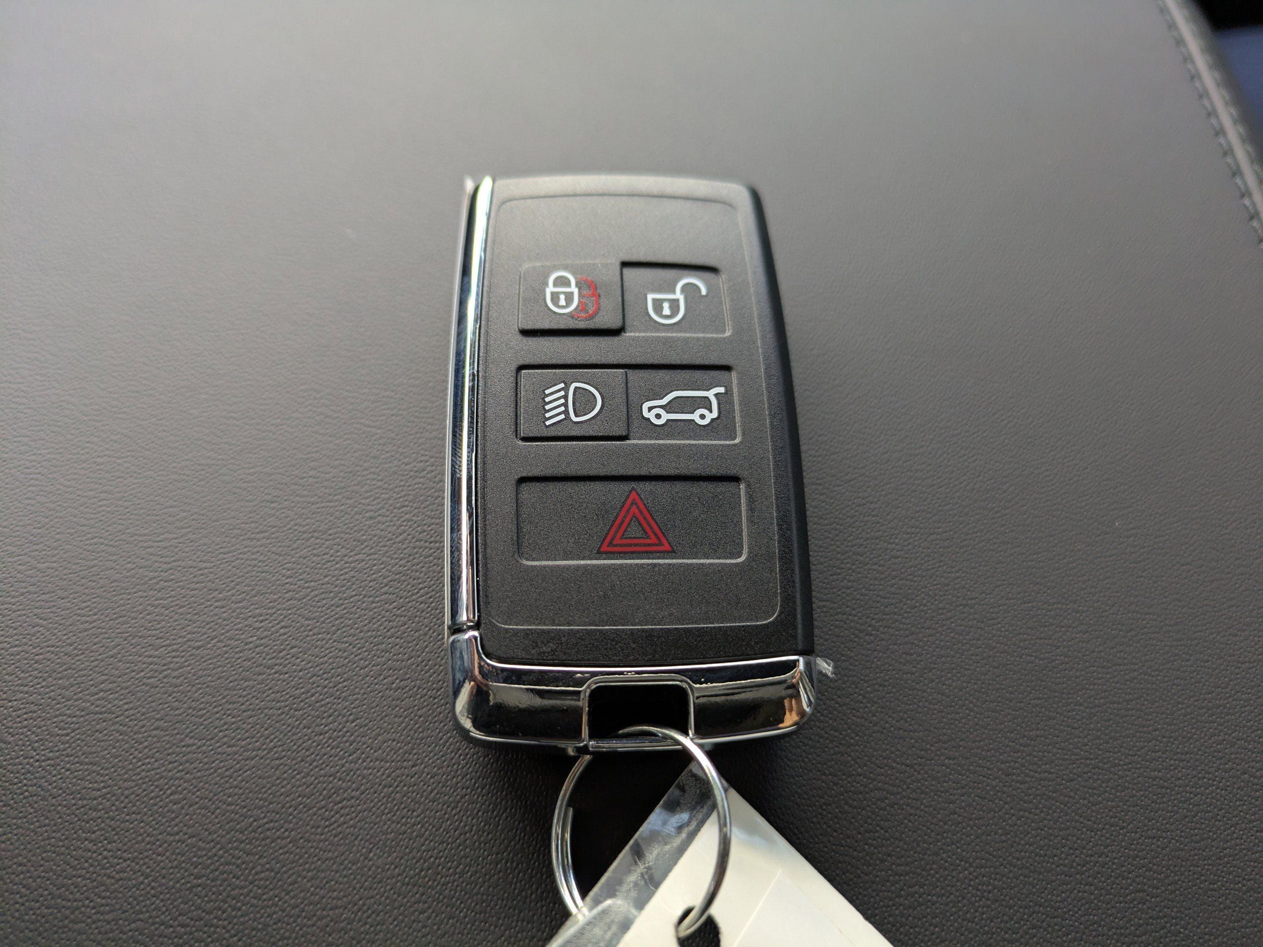 2026 Land Rover Defender 110 V8