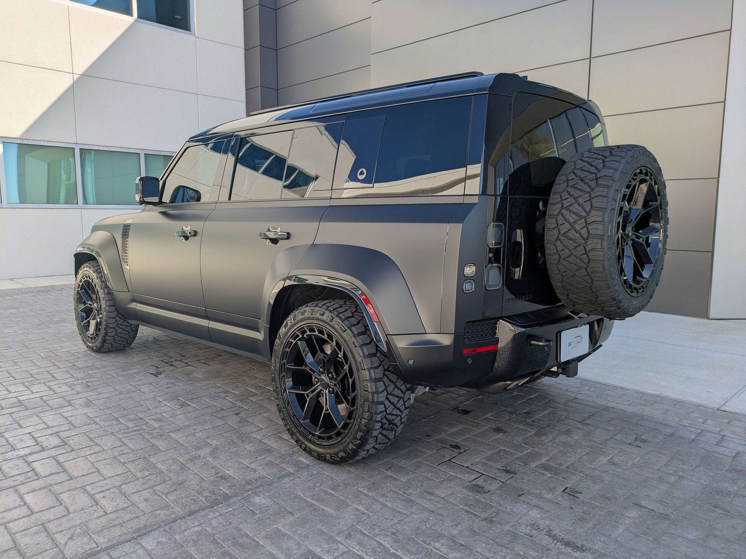 2026 Land Rover Defender 110 V8