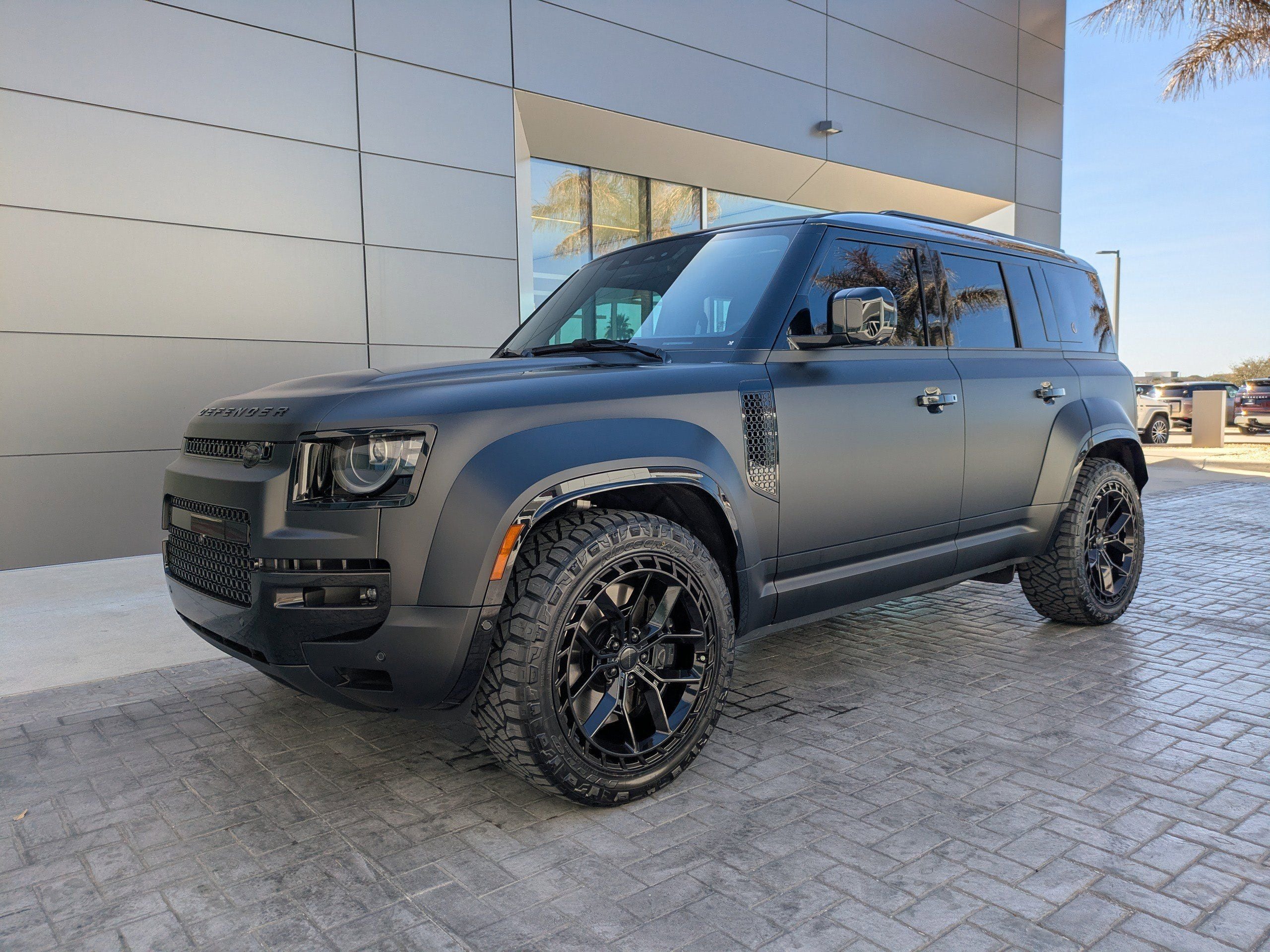 2026 Land Rover Defender 110 V8