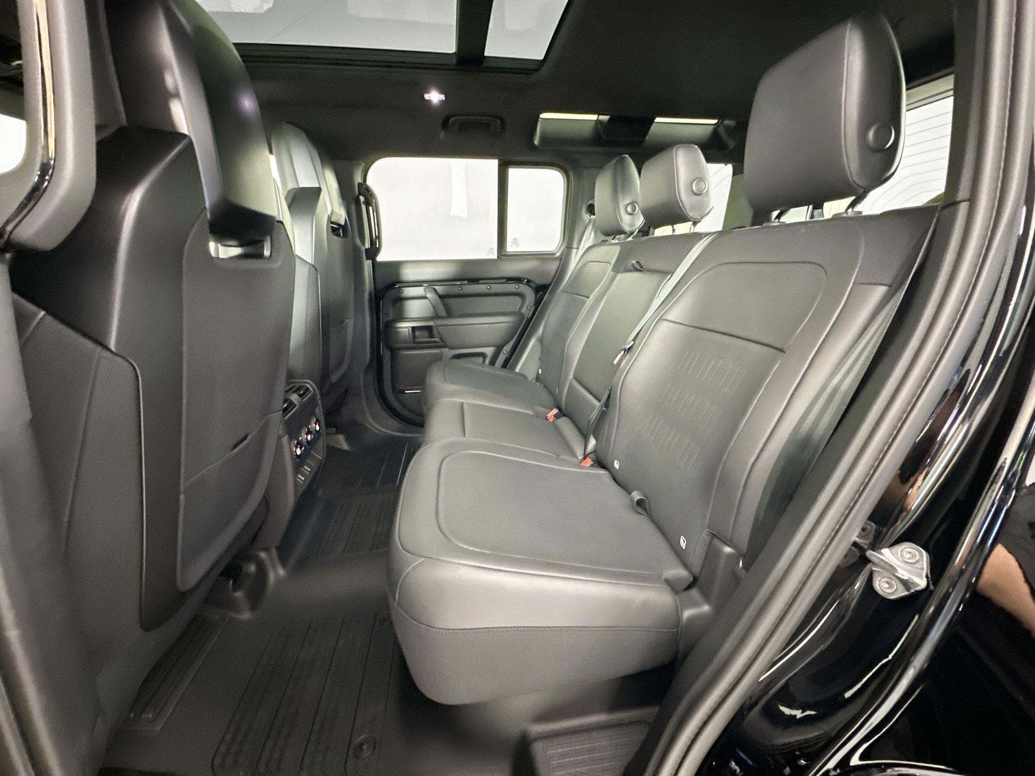 2026 Land Rover Defender 110 Base