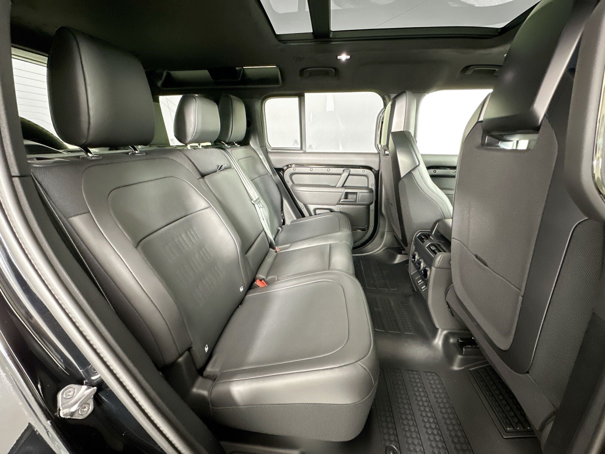 2026 Land Rover Defender 110 Base