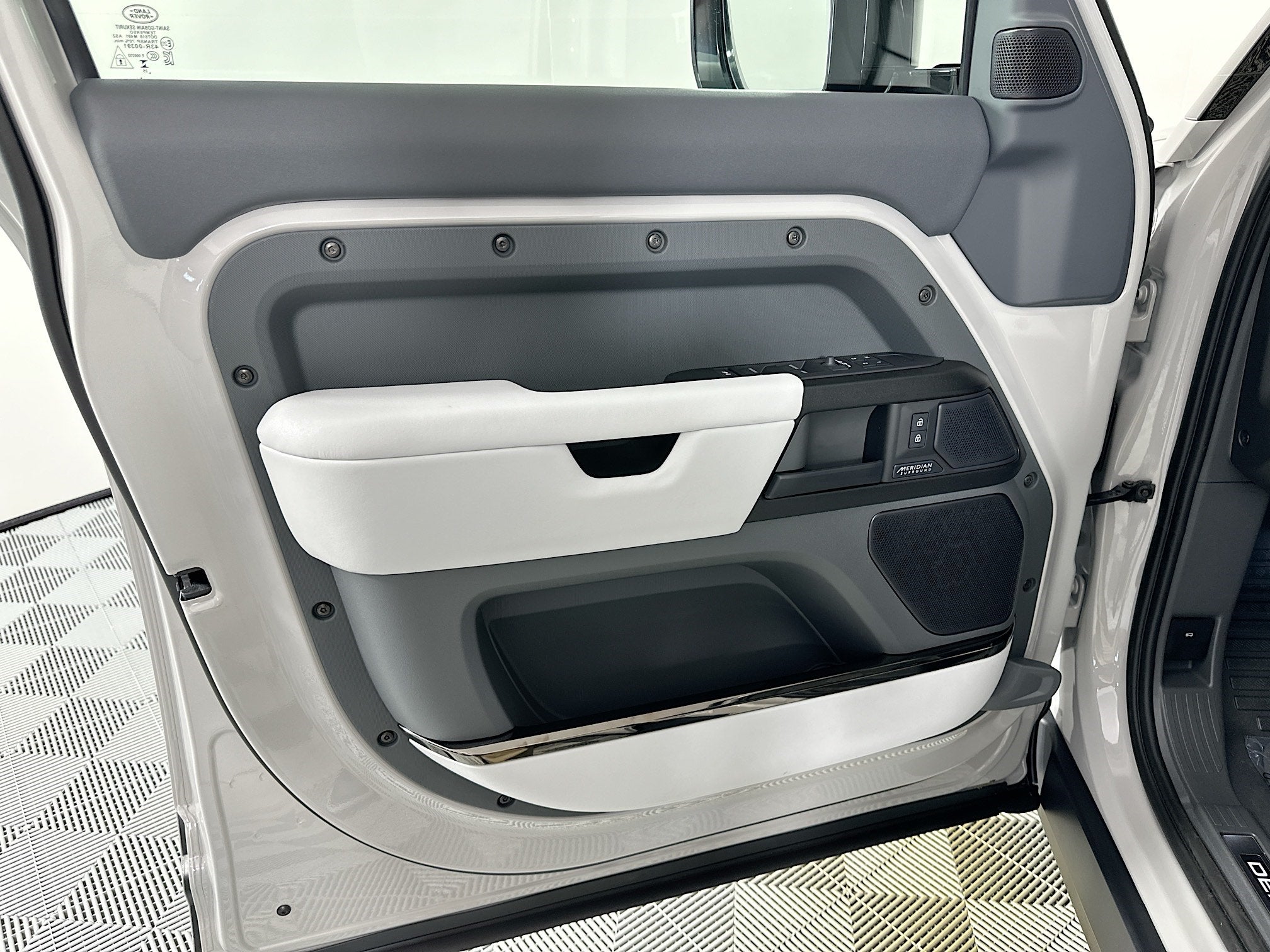 2026 Land Rover Defender 110 OCTA