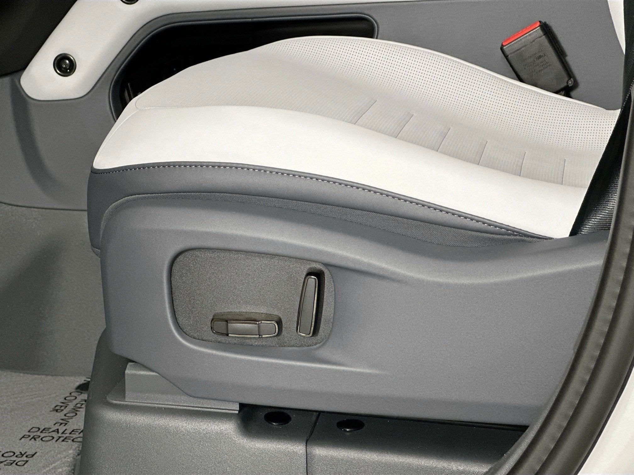 2026 Land Rover Defender 110 OCTA