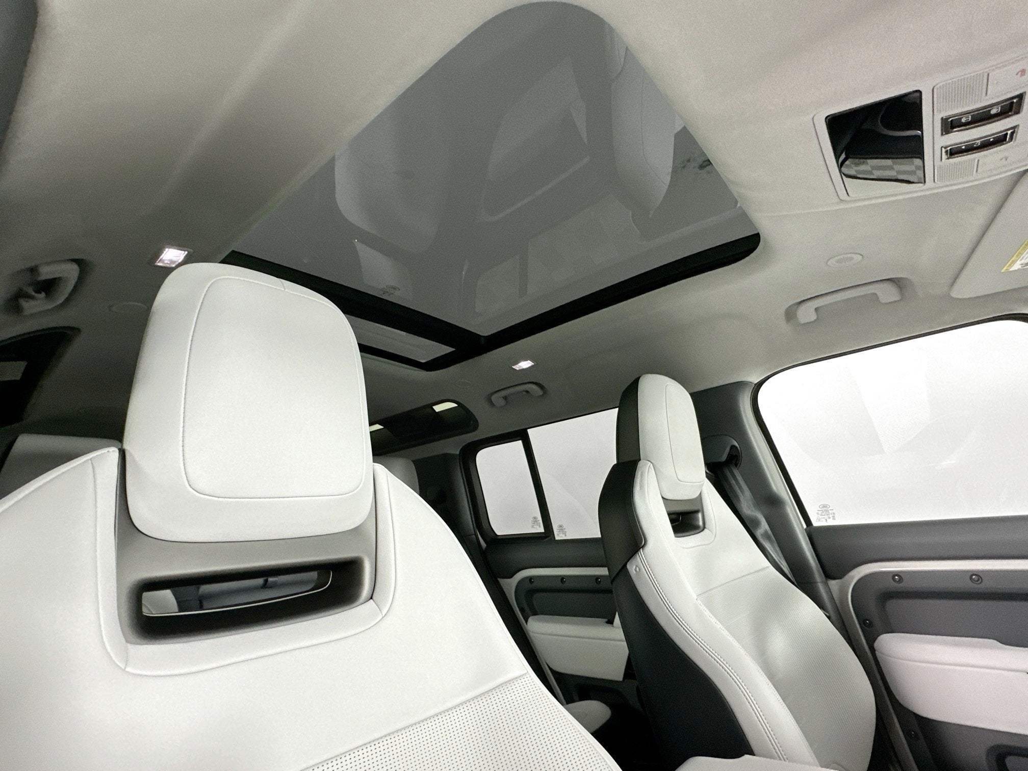 2026 Land Rover Defender 110 OCTA