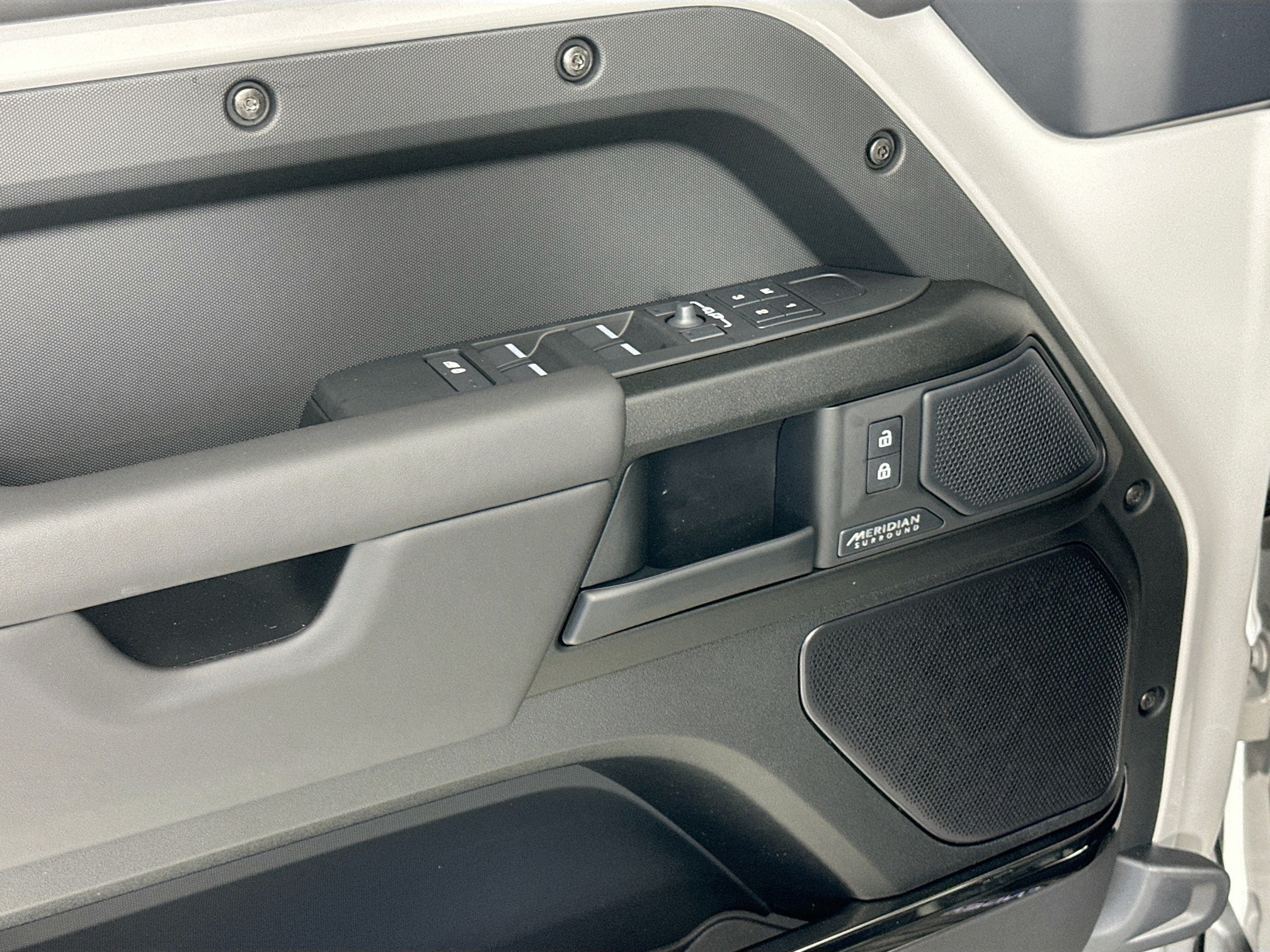 2026 Land Rover Defender 110 OCTA