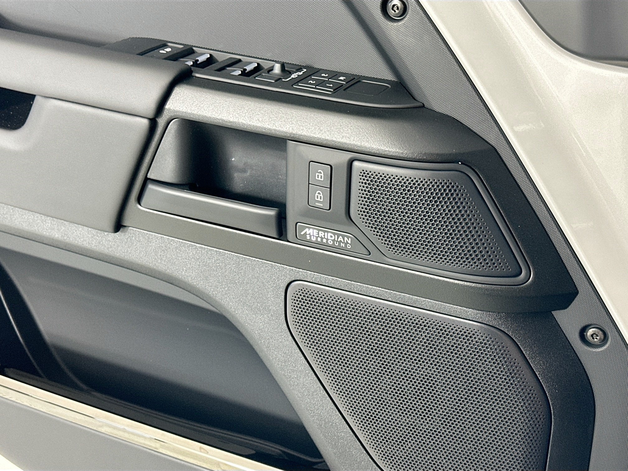 2026 Land Rover Defender 110 OCTA