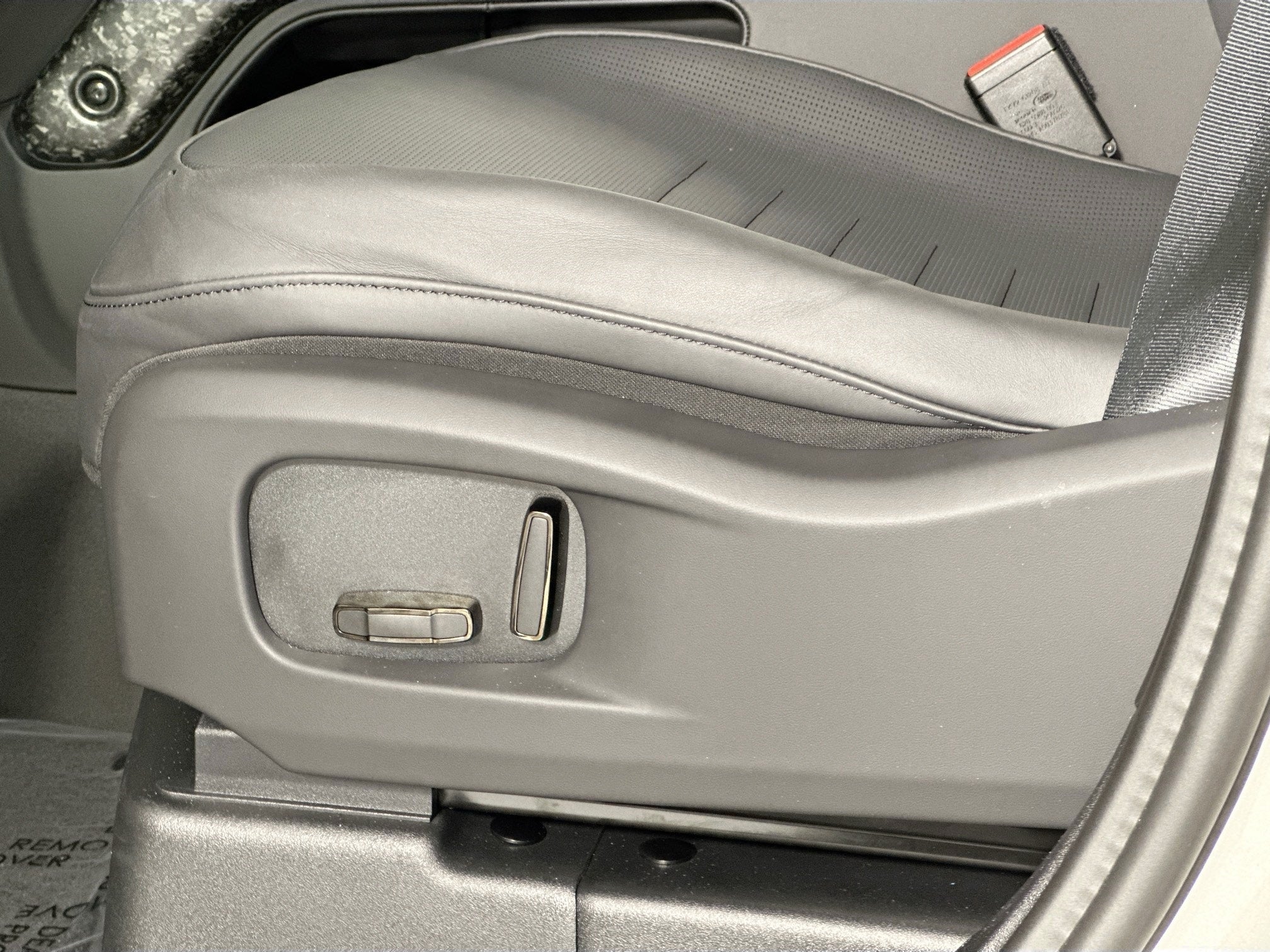 2026 Land Rover Defender 110 OCTA