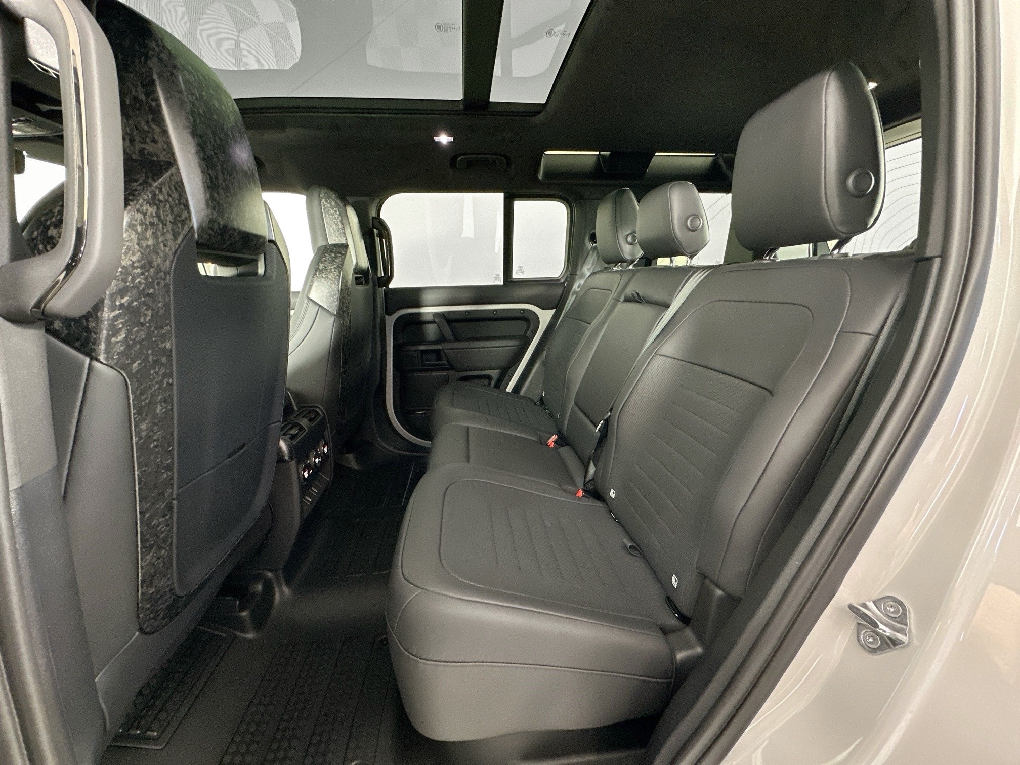 2026 Land Rover Defender 110 OCTA