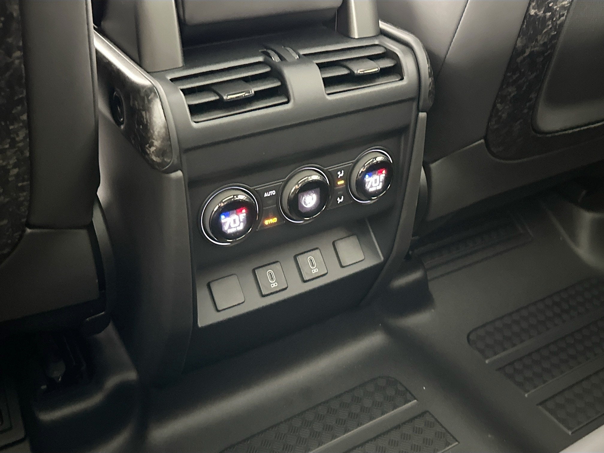 2026 Land Rover Defender 110 OCTA