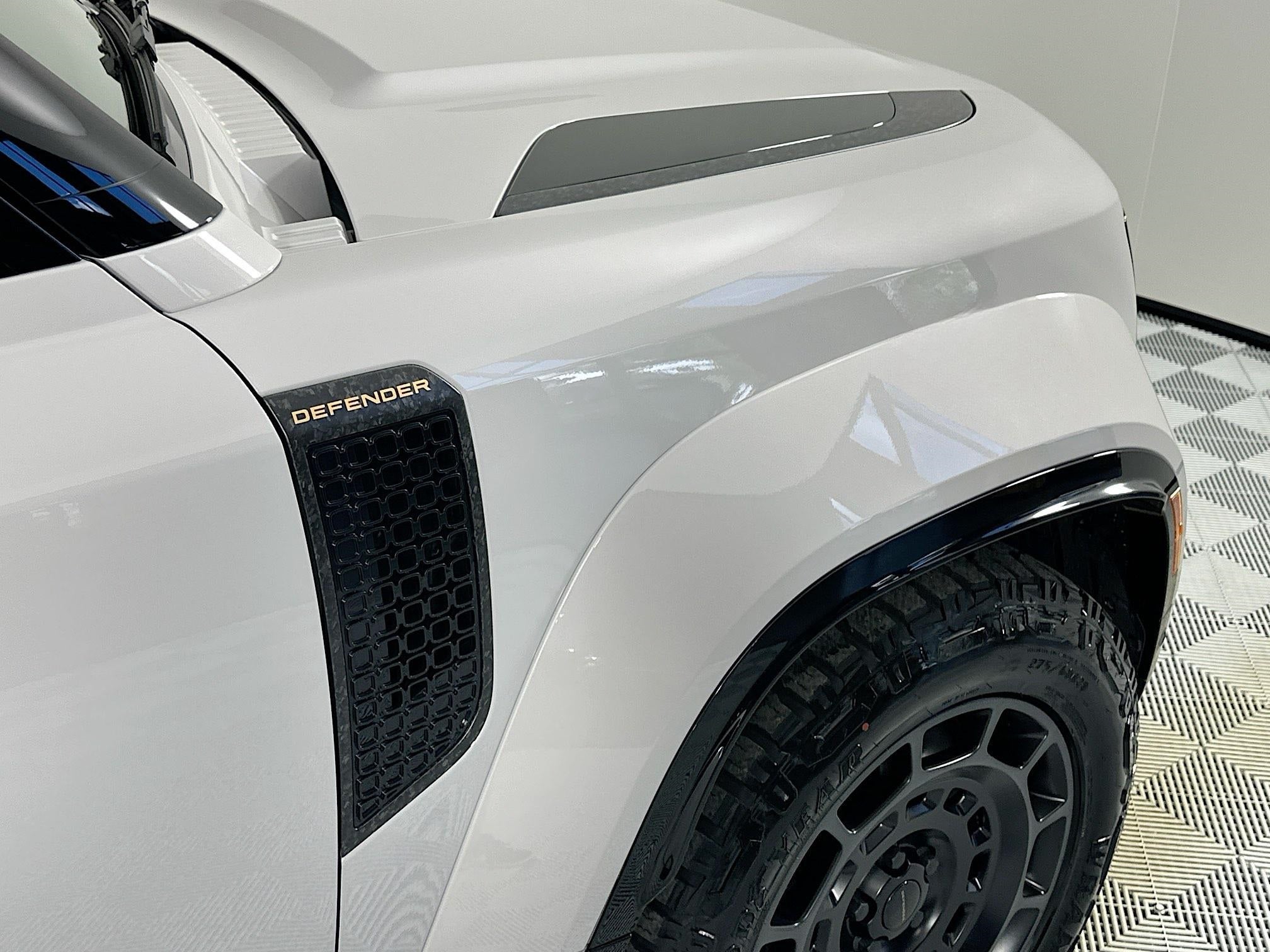 2026 Land Rover Defender 110 OCTA