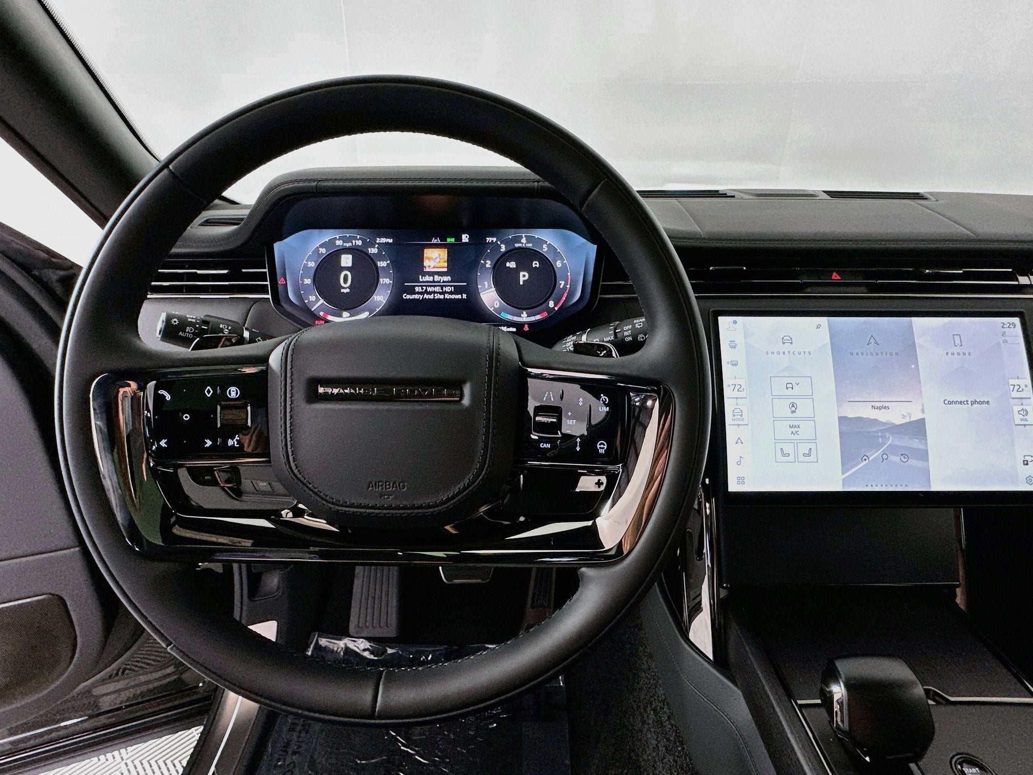2026 Land Rover Range Rover SV