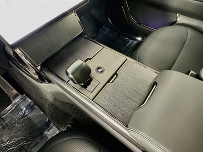 2026 Land Rover Range Rover SV