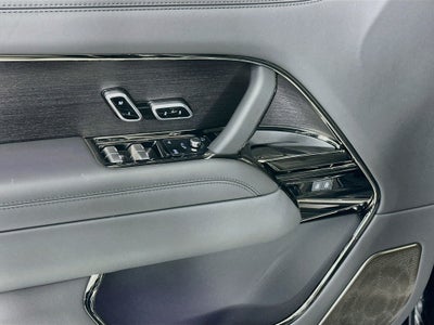 2026 Land Rover Range Rover SV