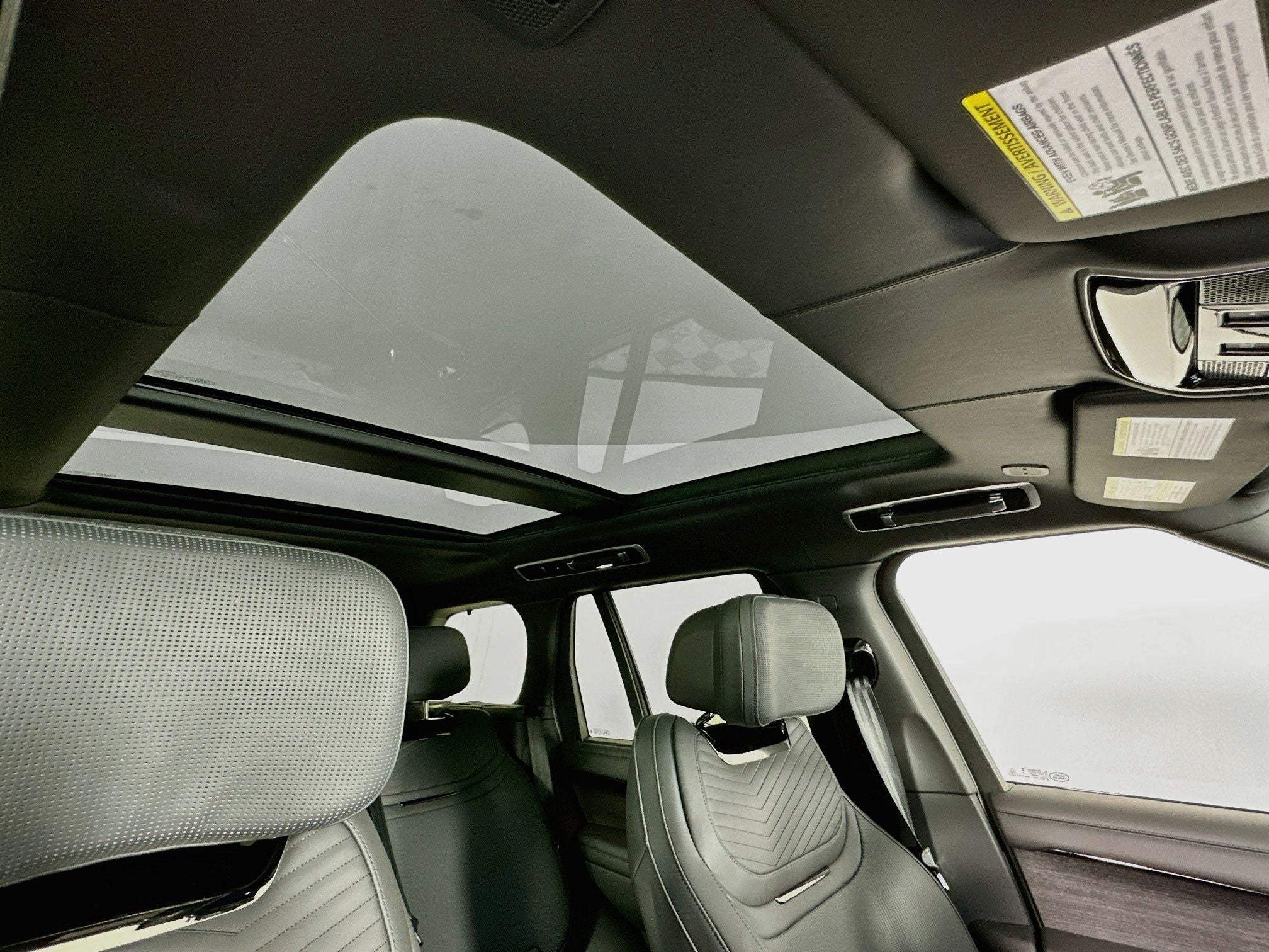 2026 Land Rover Range Rover SV