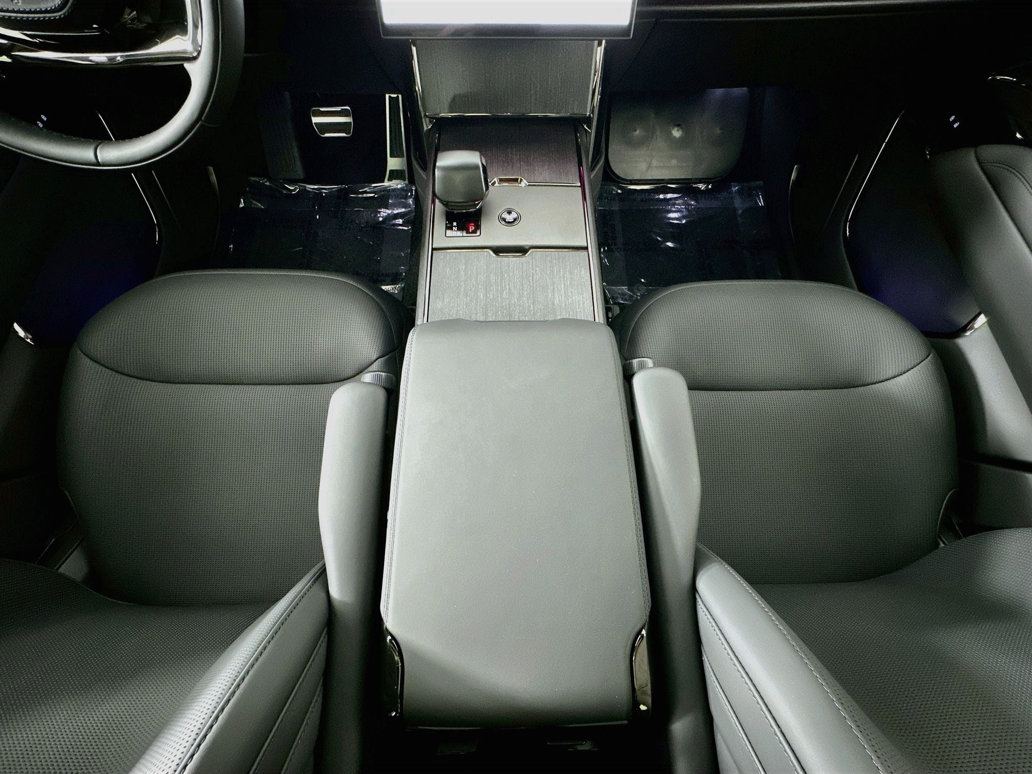 2026 Land Rover Range Rover SV