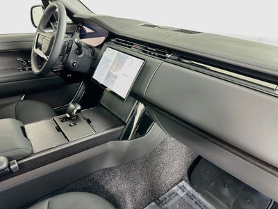 2026 Land Rover Range Rover SV