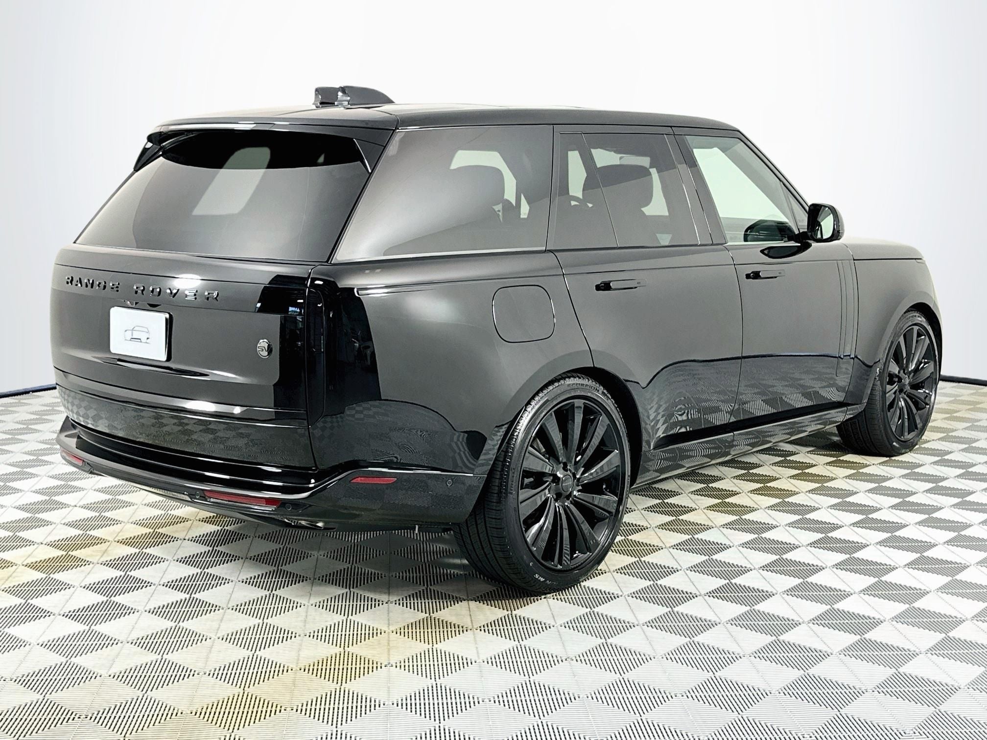 2026 Land Rover Range Rover SV