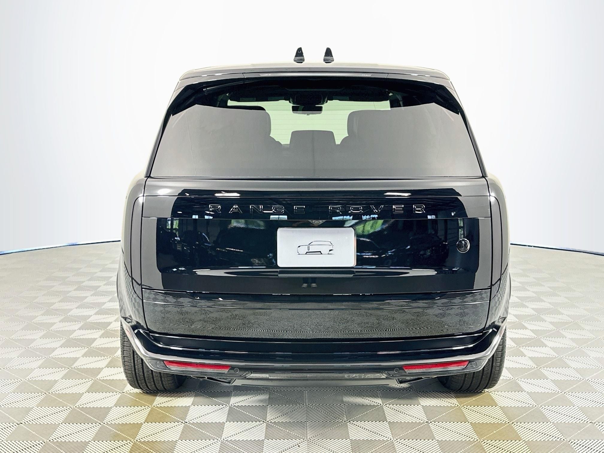 2026 Land Rover Range Rover SV