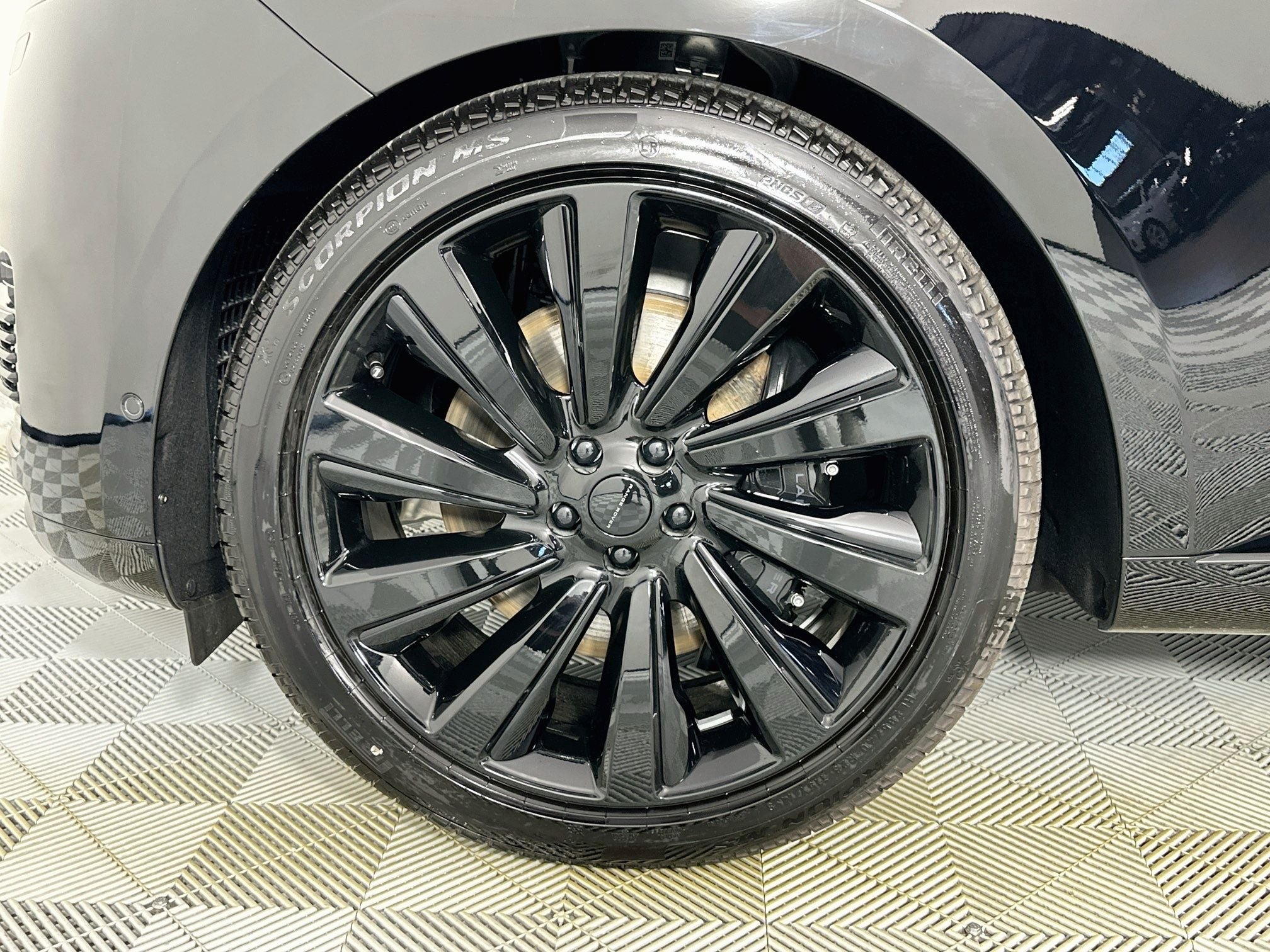 2026 Land Rover Range Rover SV